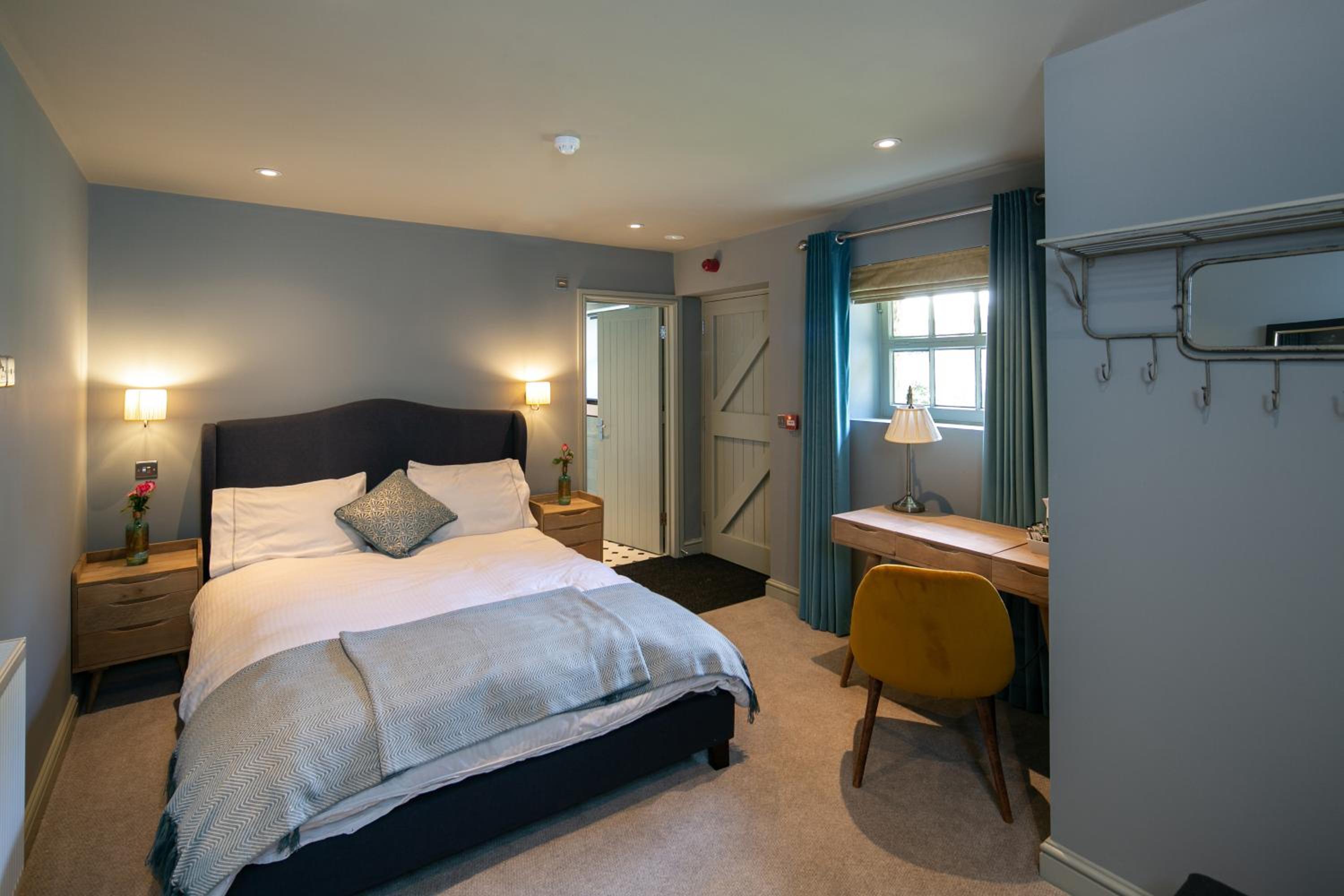 Double Room With Private Bathroom - Photo 2