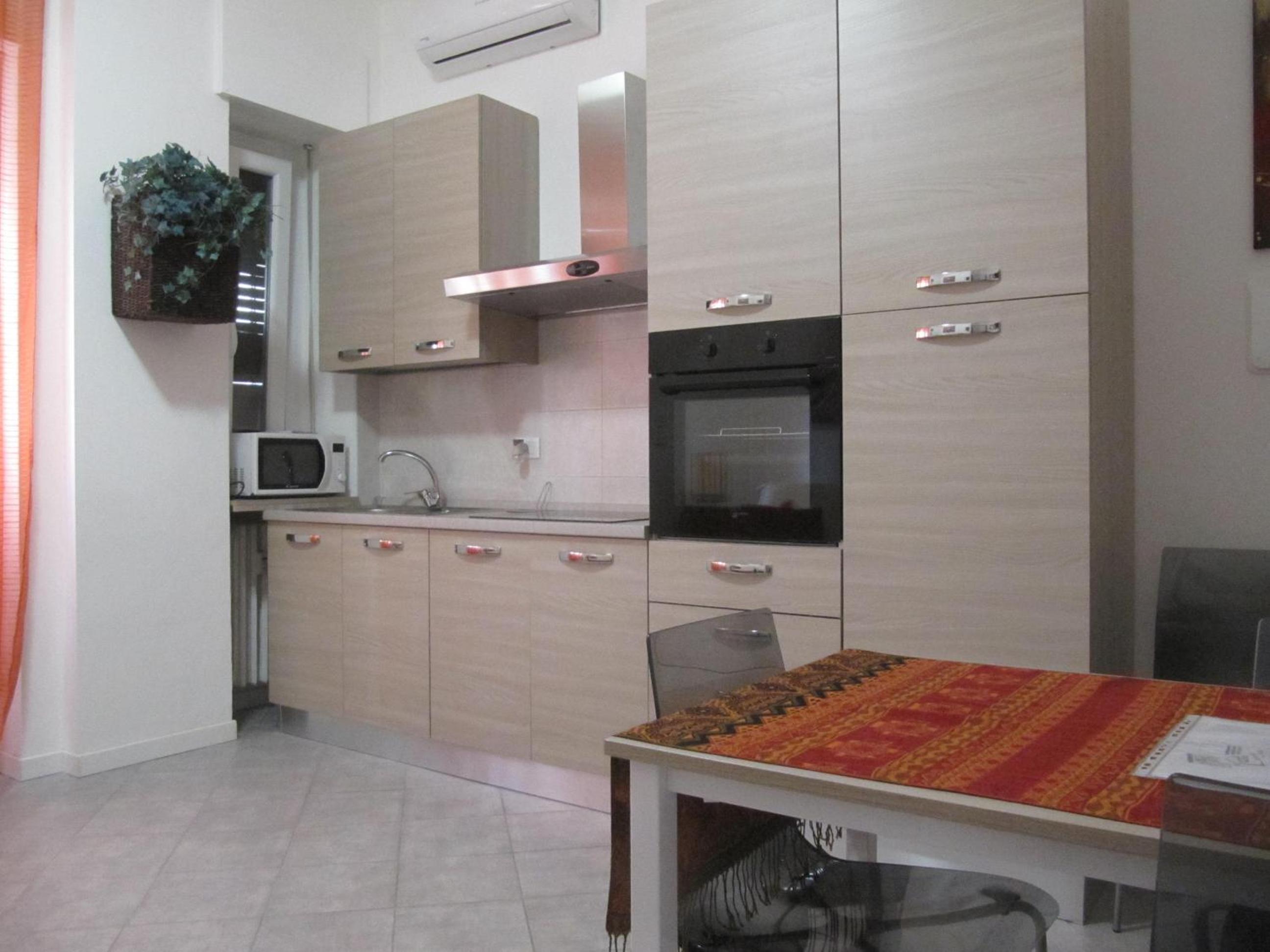 Apartment photo 2