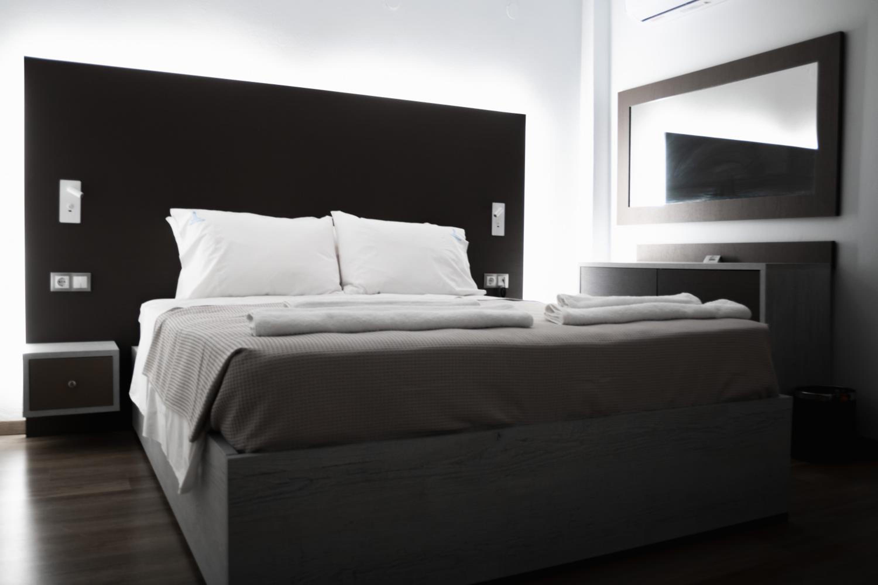 Standard Double Room - Photo 10