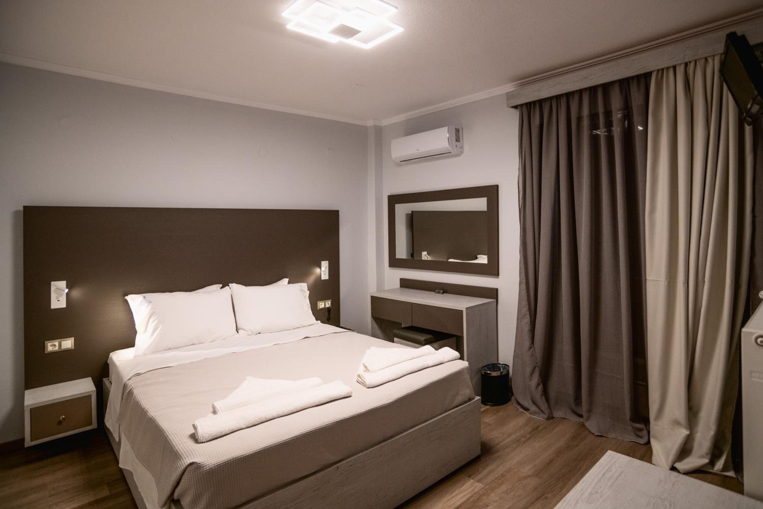 Standard Double Room - Photo 7