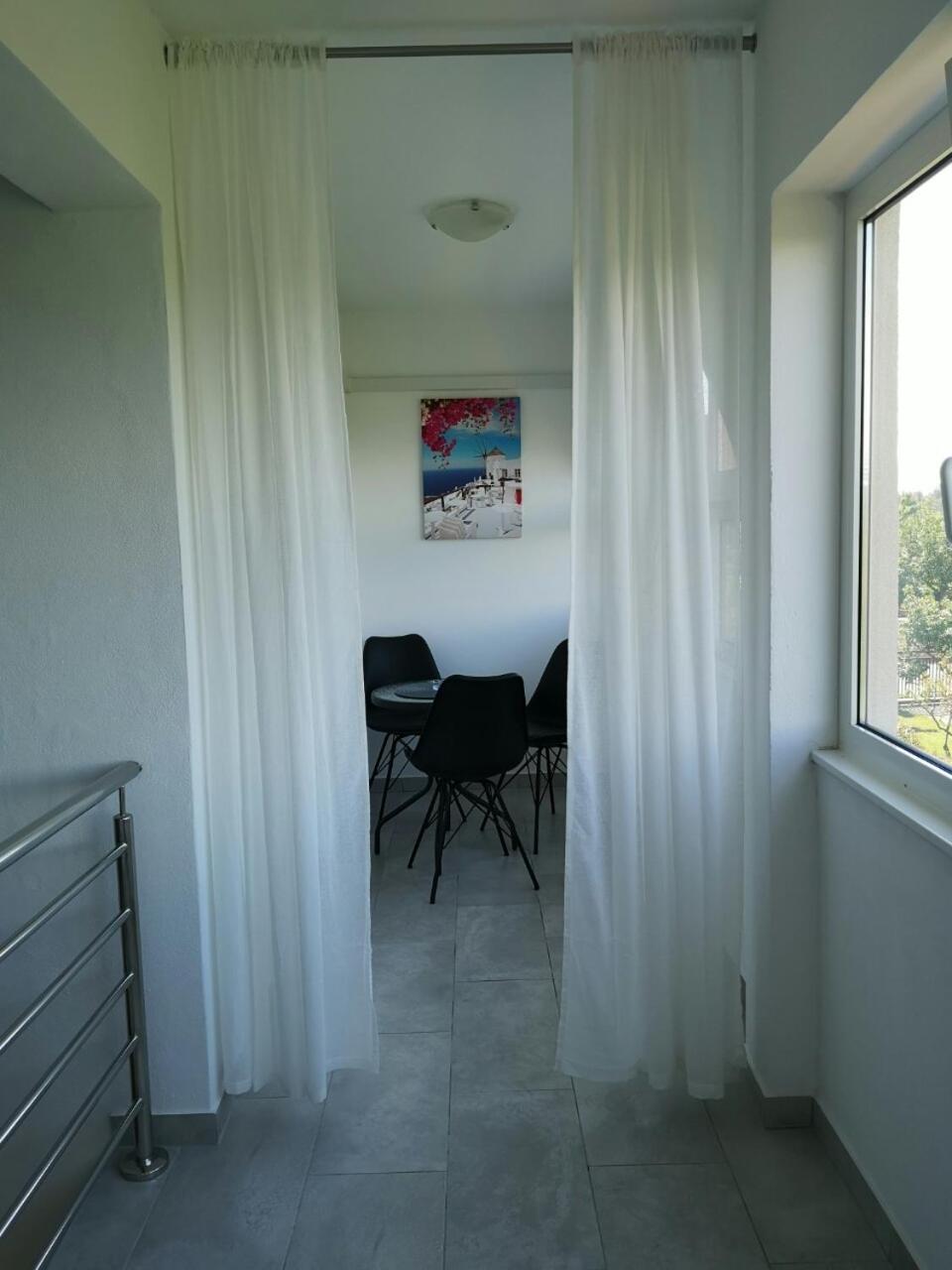 Studio with Balcony photo 3