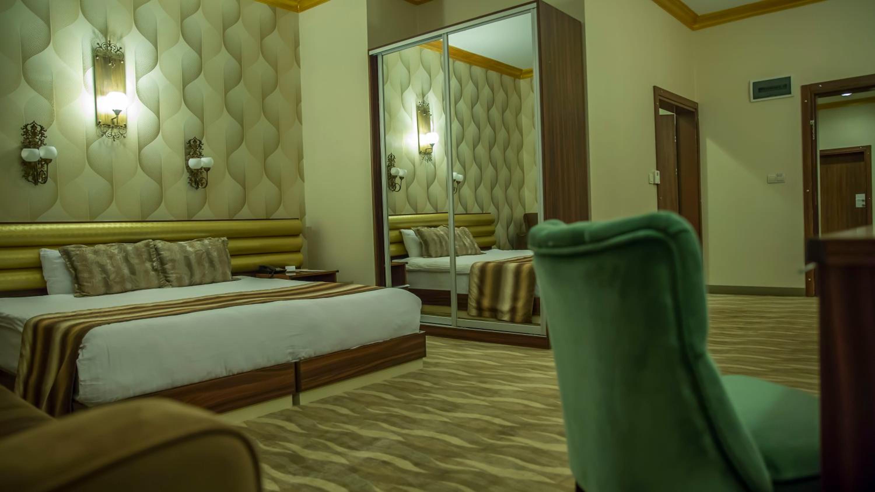 Standard Double or Twin Room - Photo 14