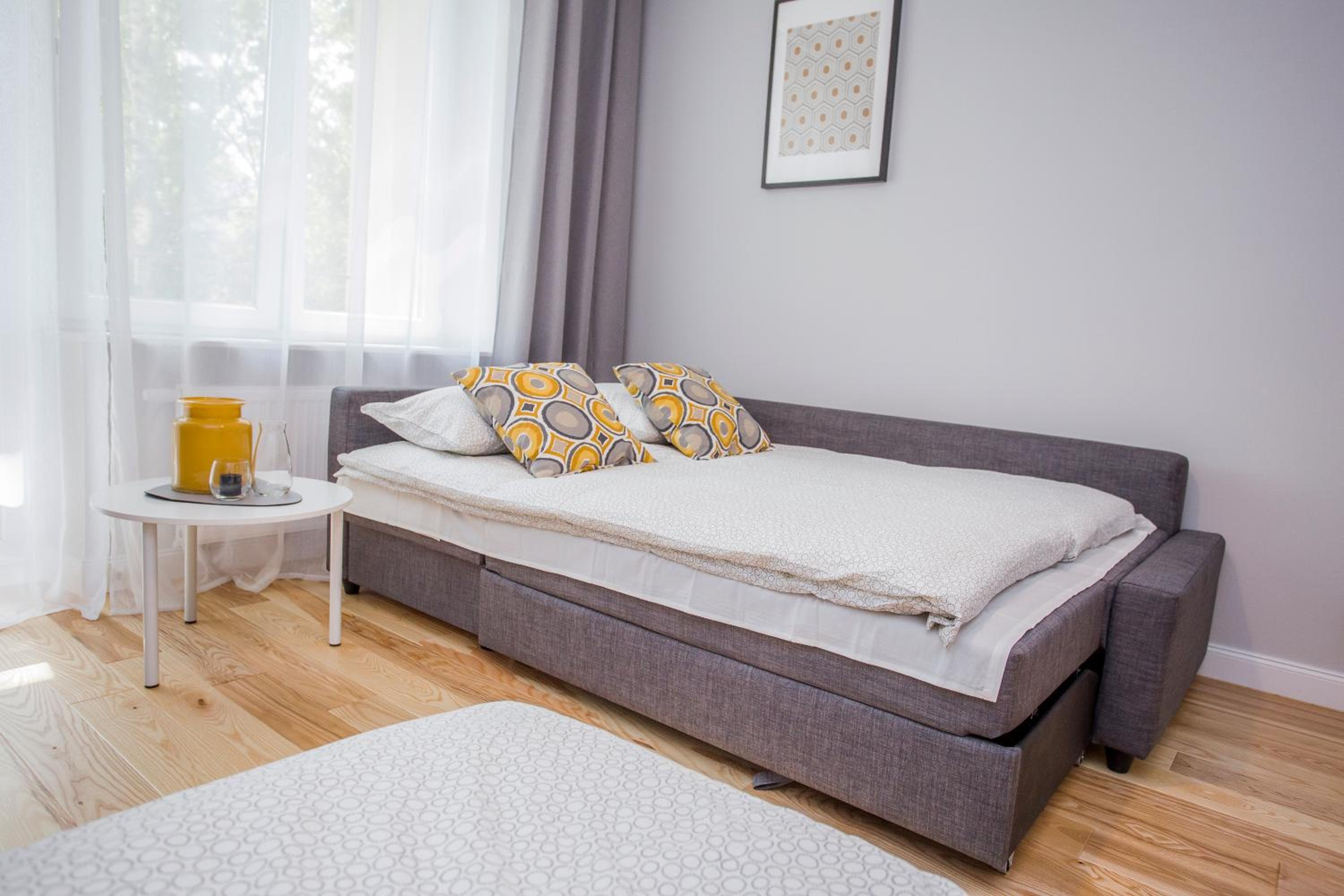 Studio Apartment with Balcony - Photo 22