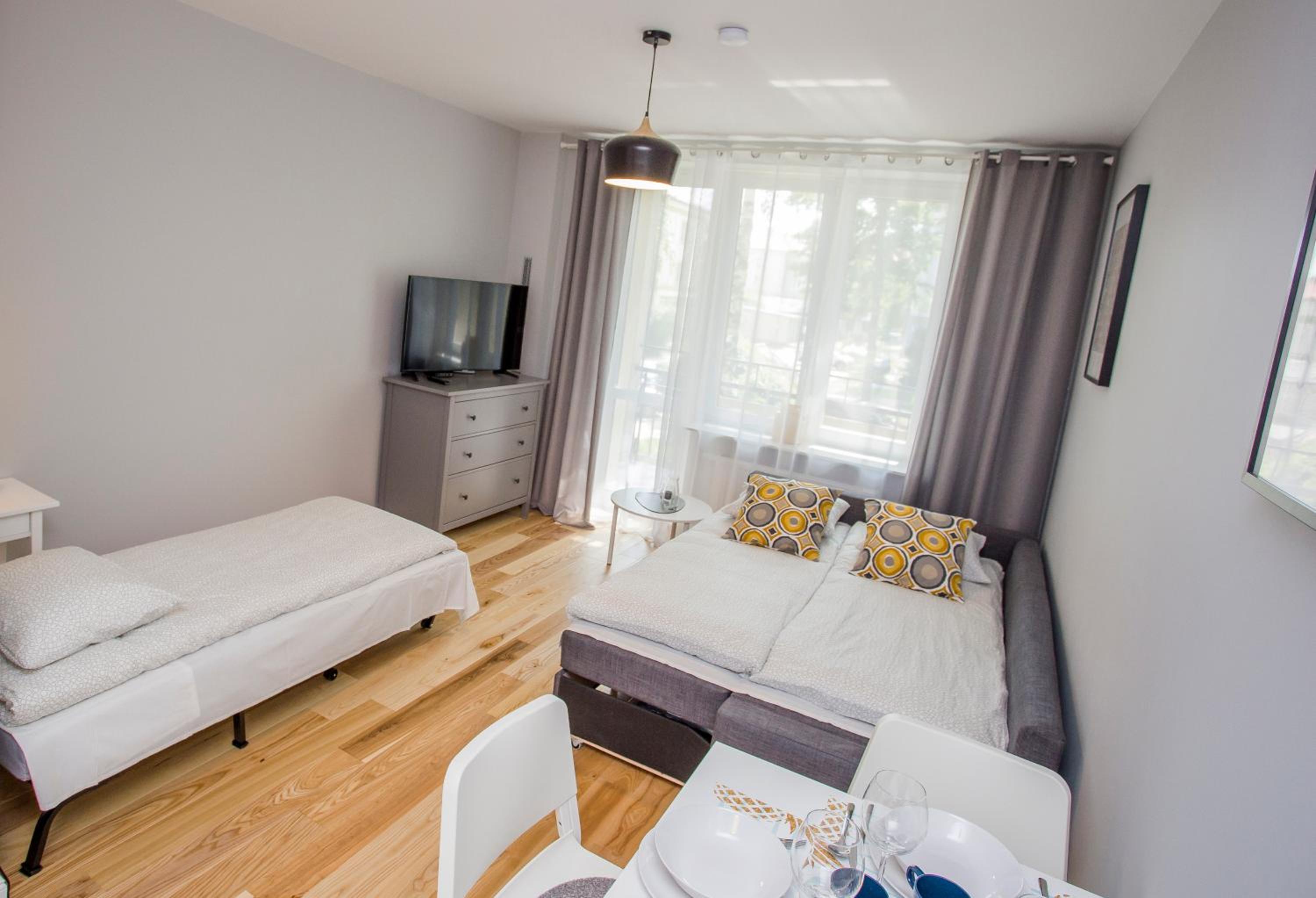 Studio Apartment with Balcony - Photo 24