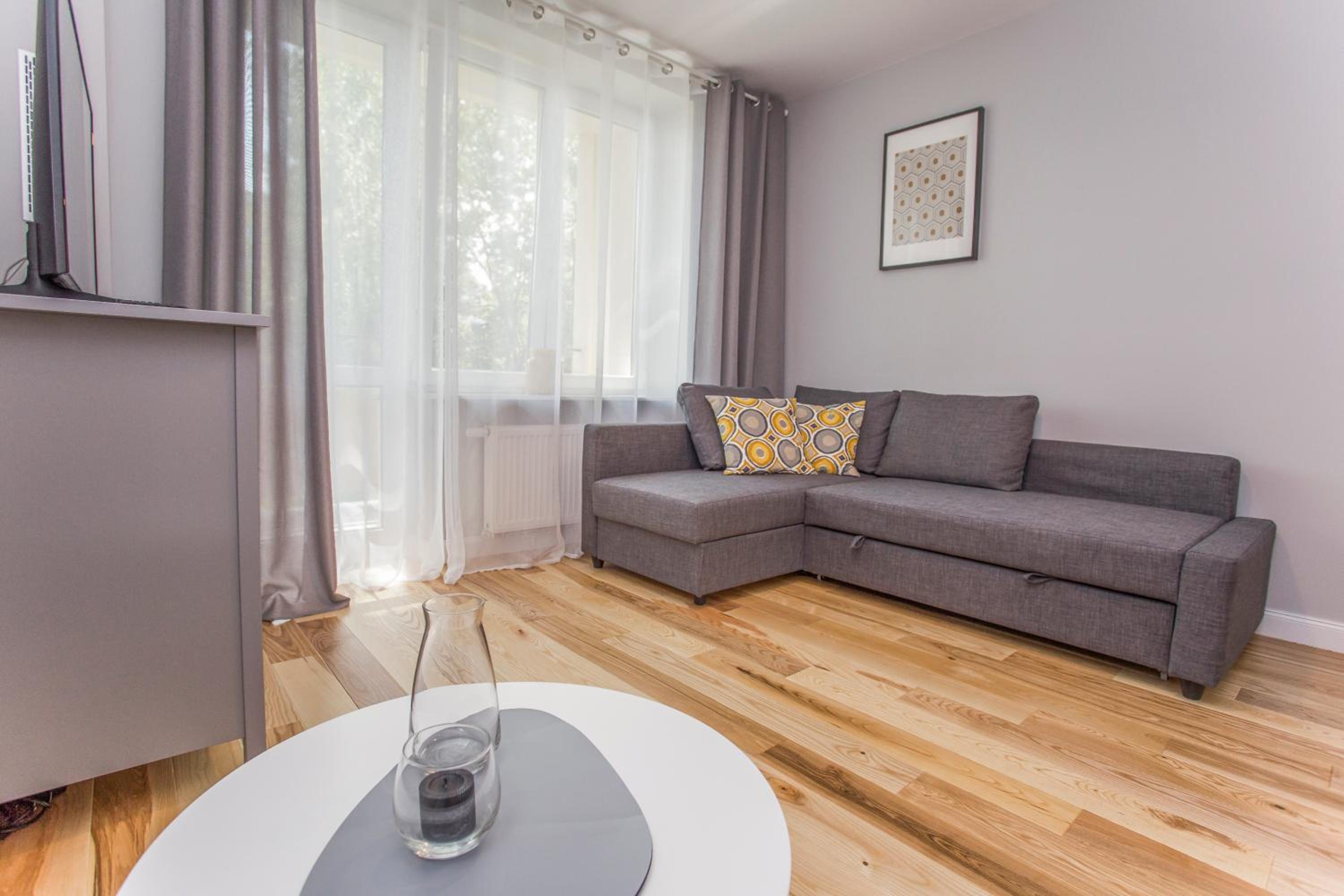 Studio Apartment with Balcony - Photo 27