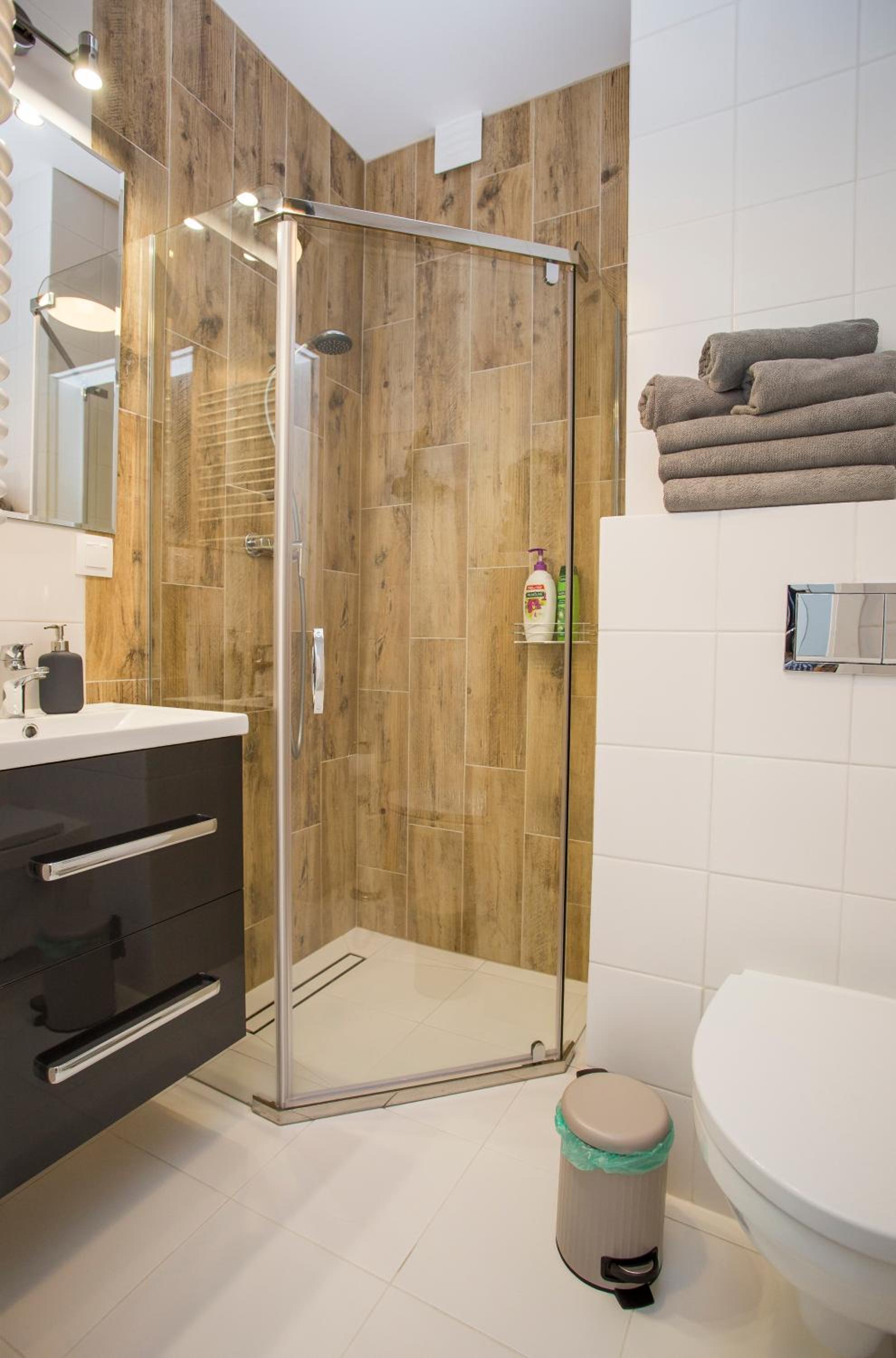 Studio Apartment with Balcony - Photo 39