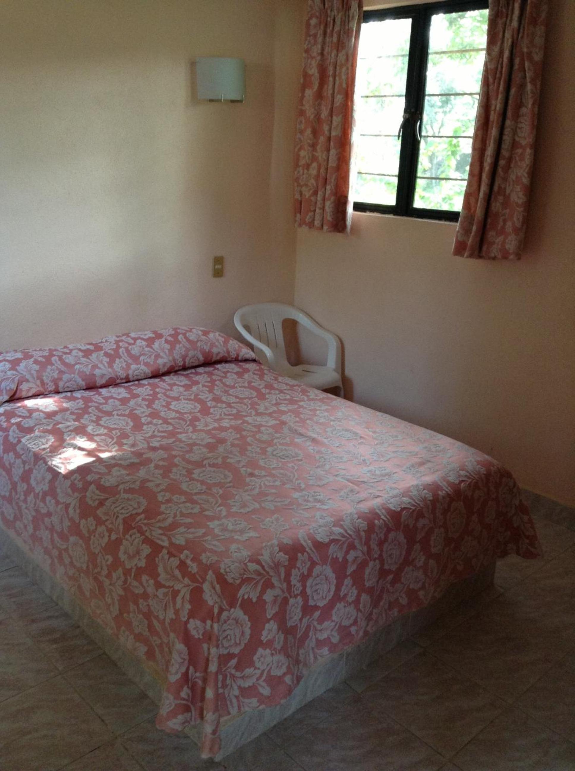 Double Room - Photo 5