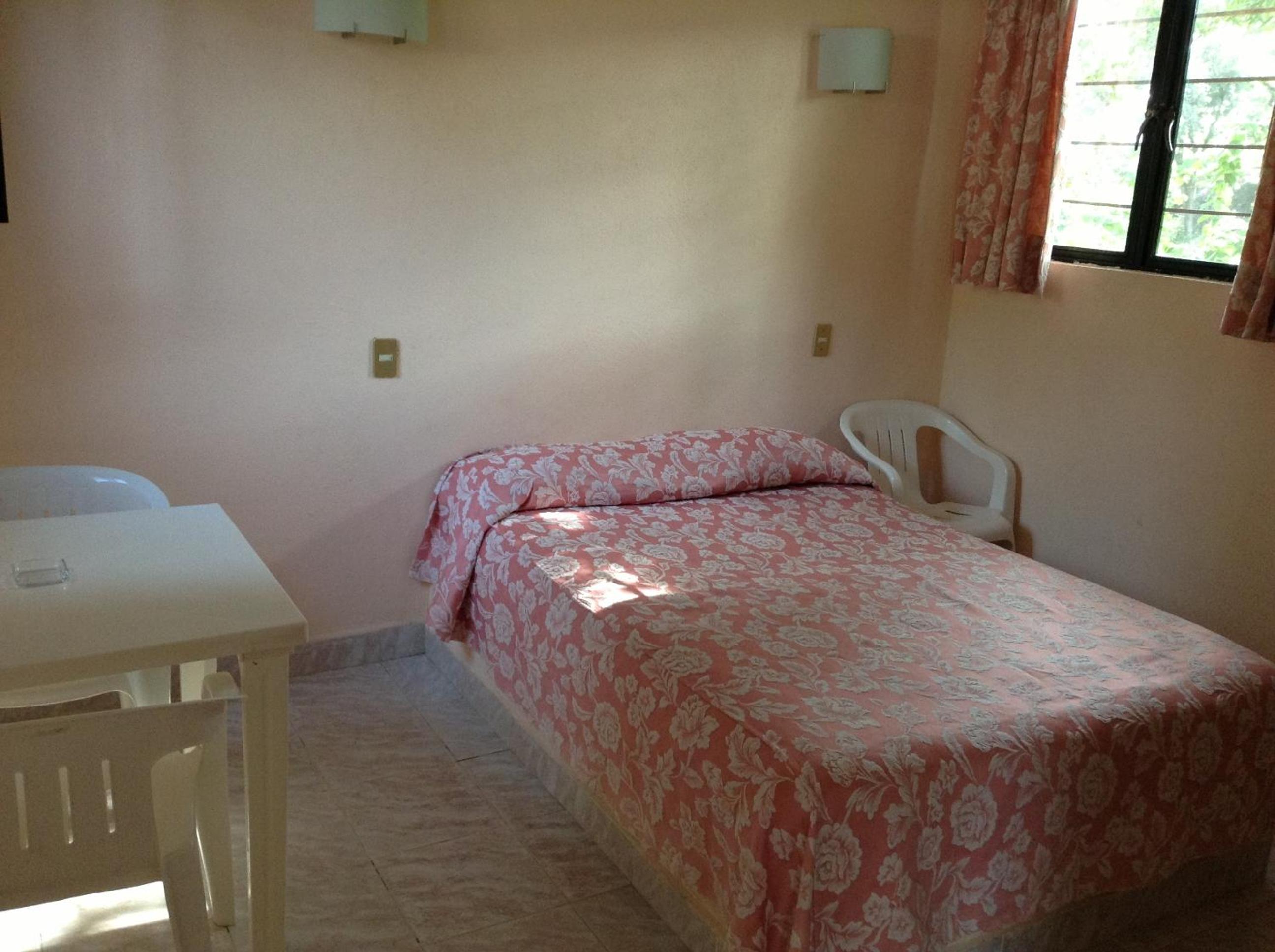 Double Room - Photo 15