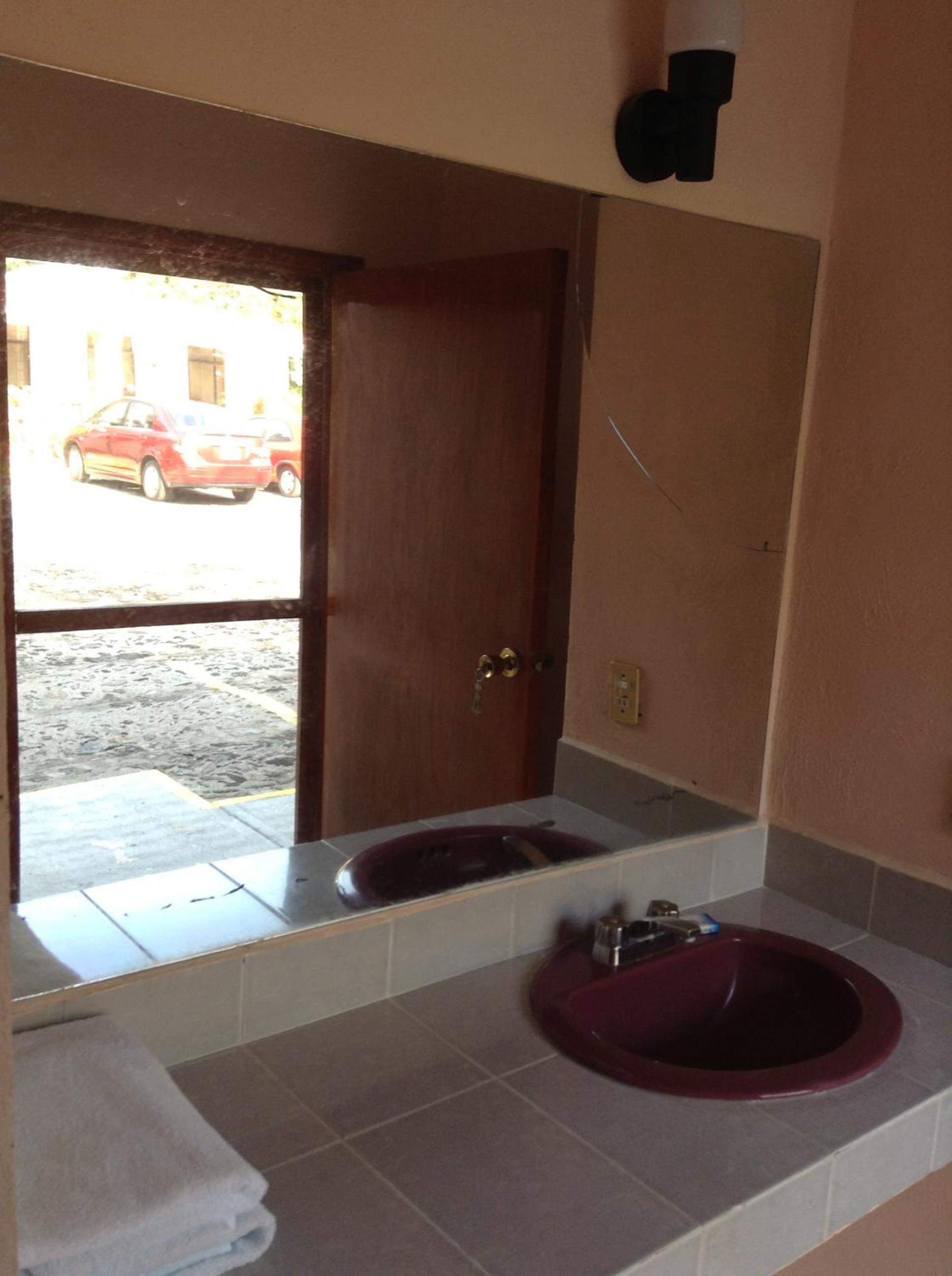 Double Room - Photo 11