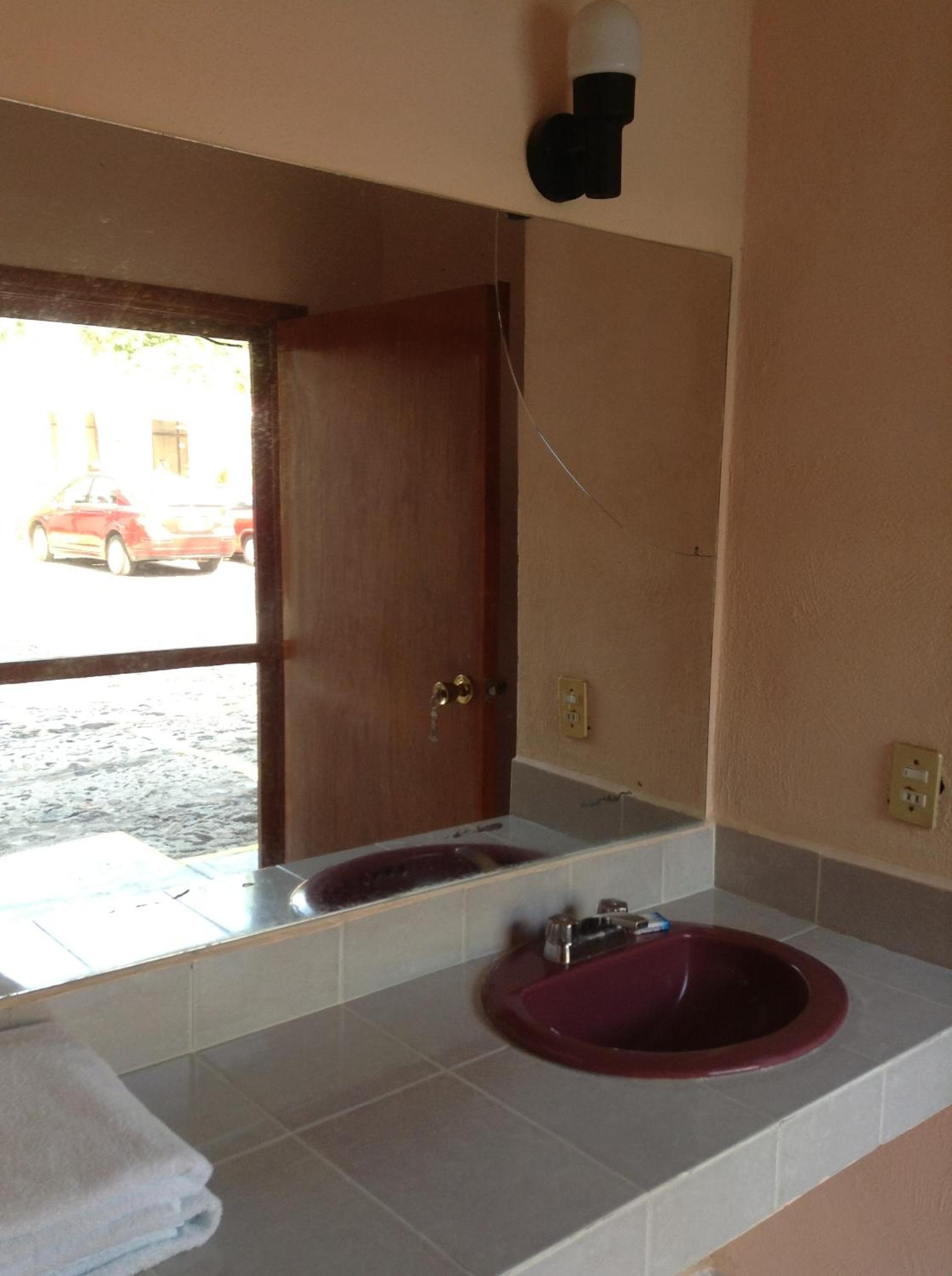 Double Room - Photo 8