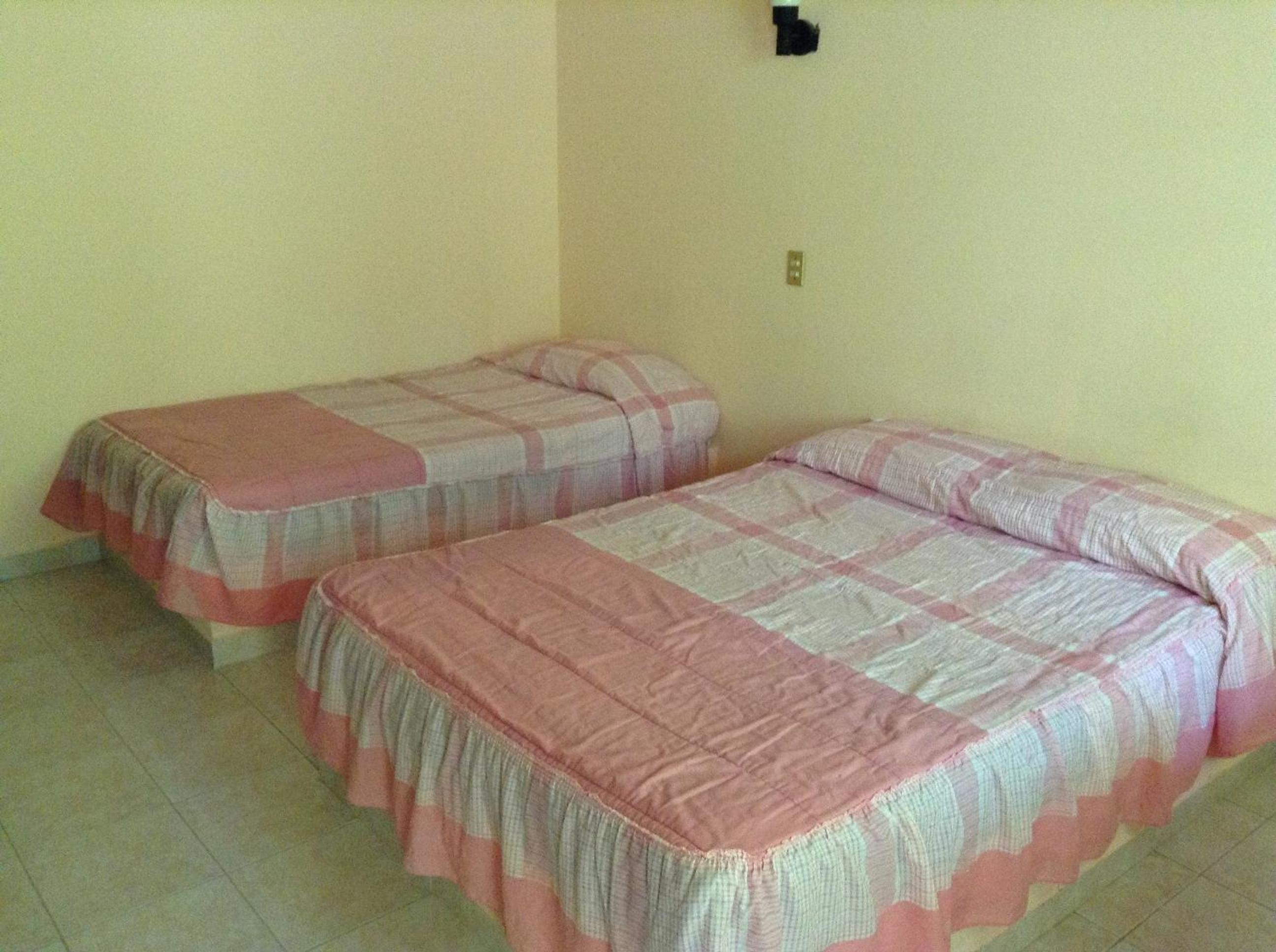 Triple Room - Photo 13