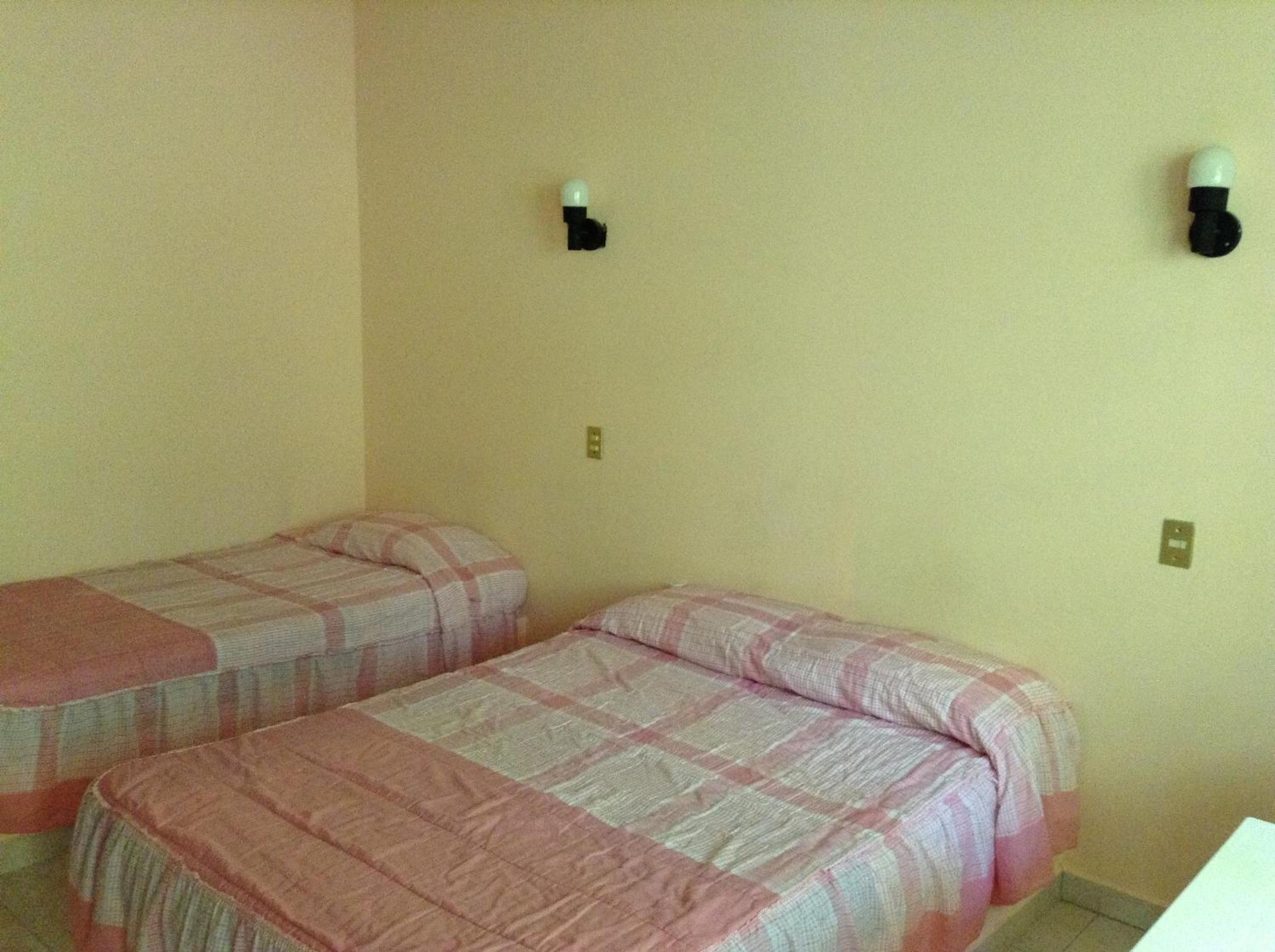 Triple Room - Photo 12
