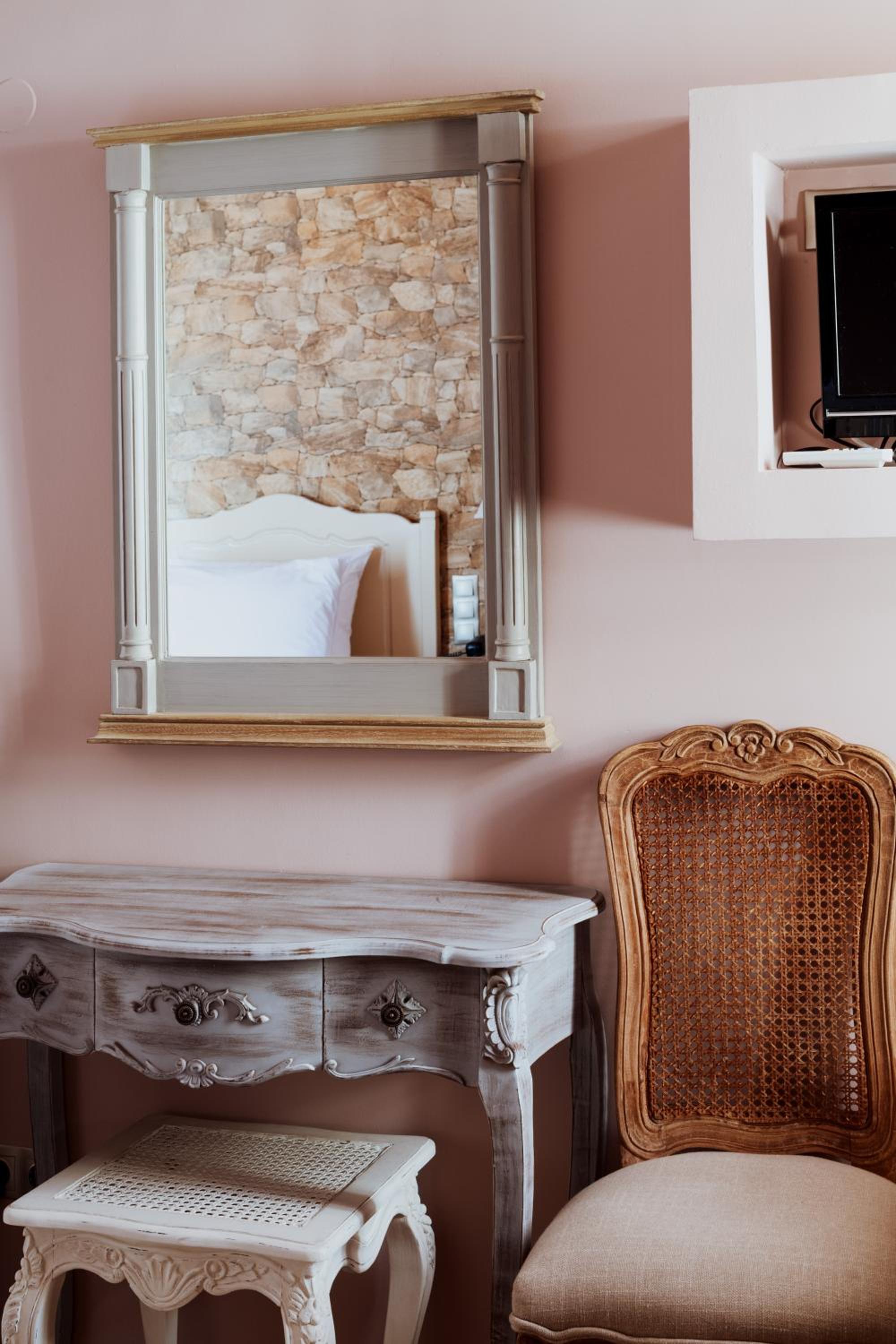 Superior Double or Twin Room - Photo 13