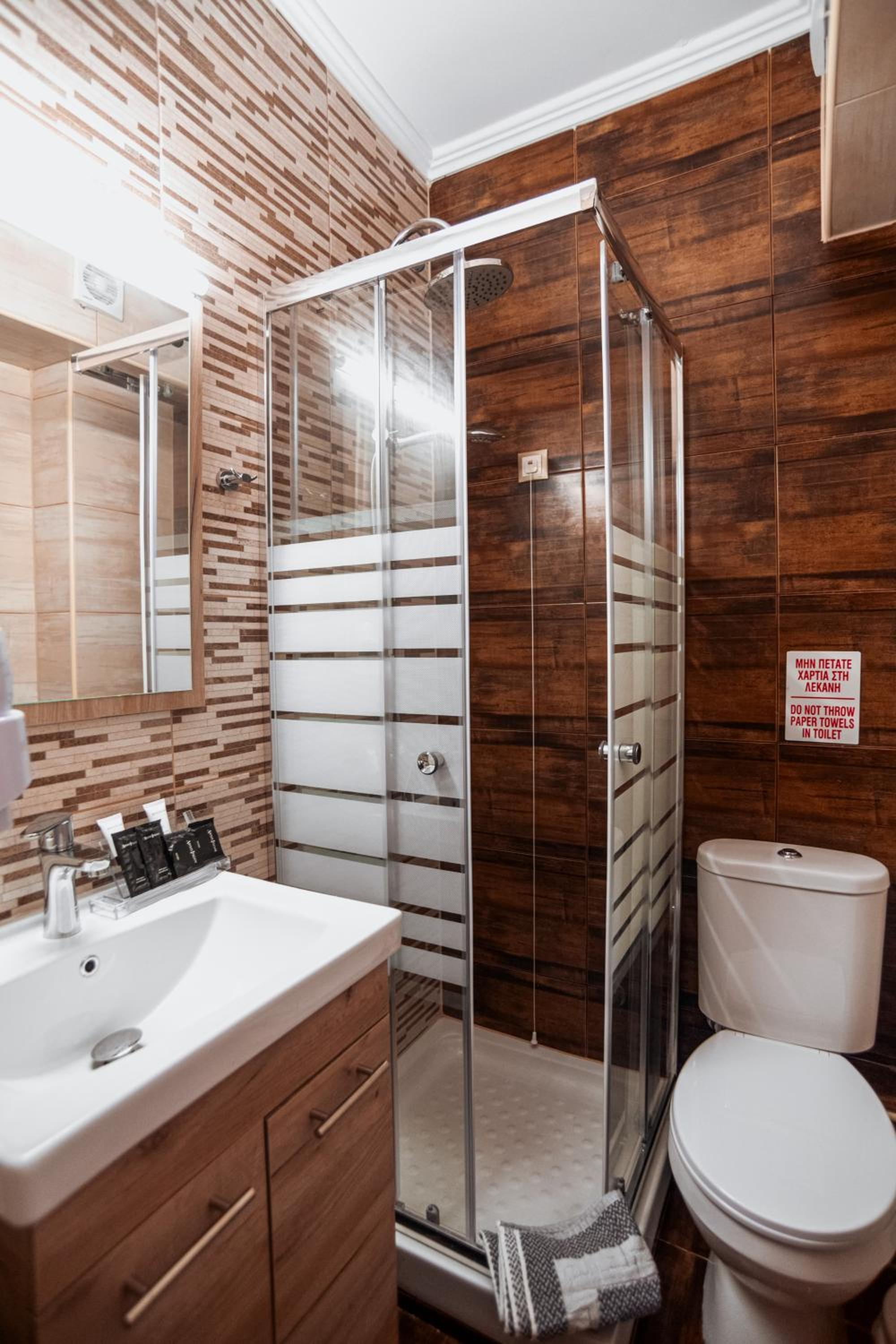 Superior Double or Twin Room - Photo 25