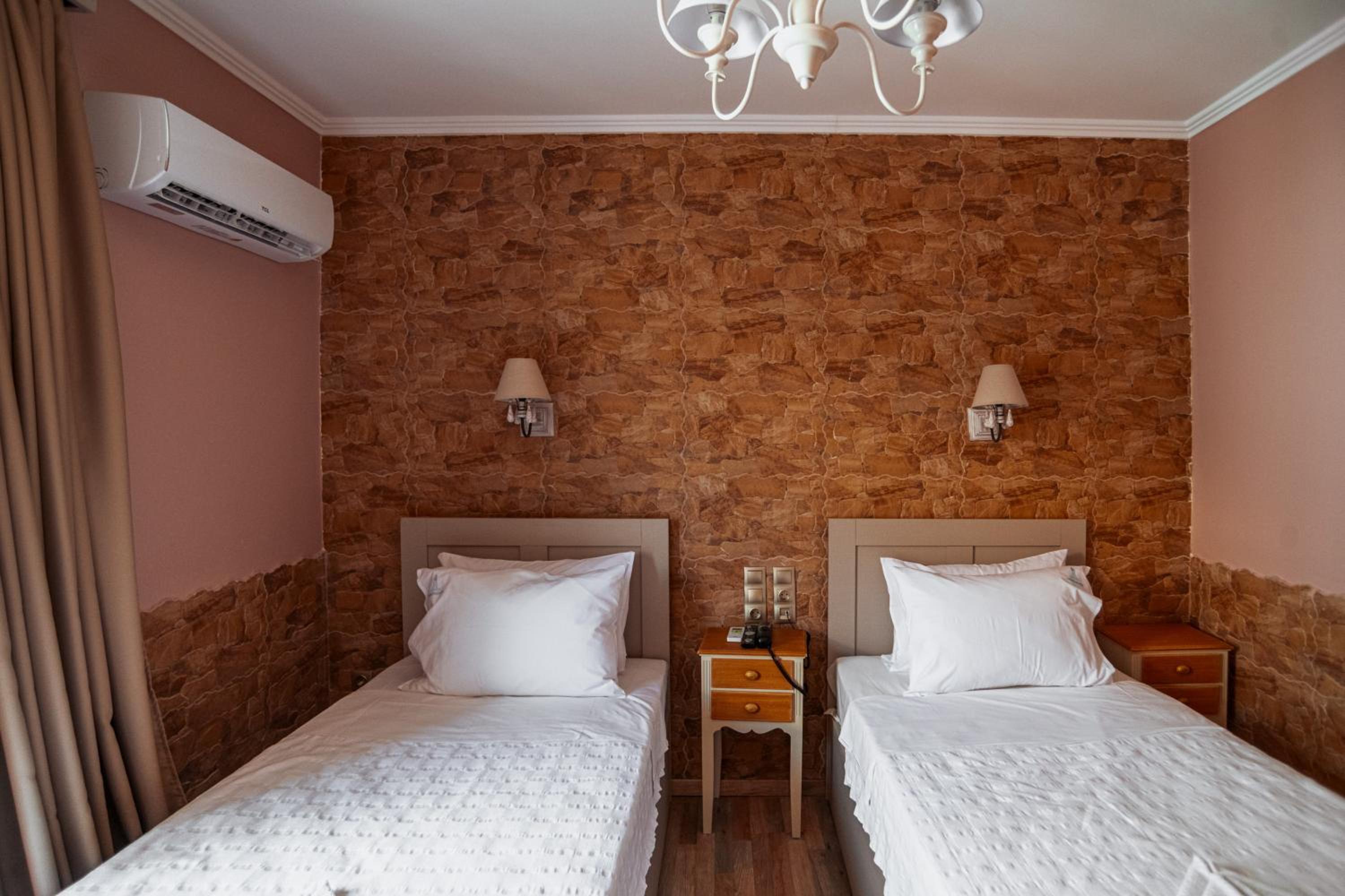 Superior Double or Twin Room - Photo 9