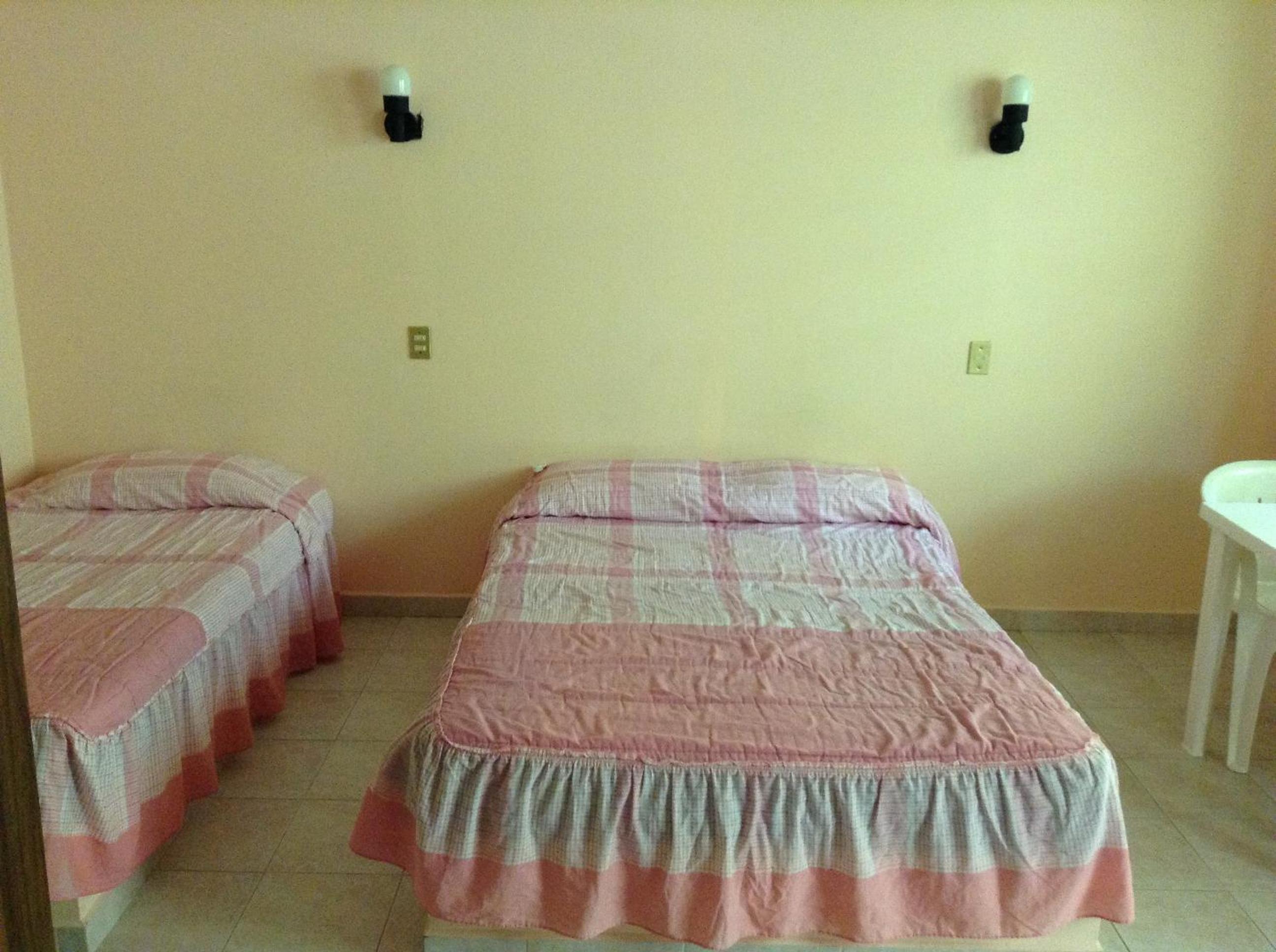 Triple Room - Photo 9