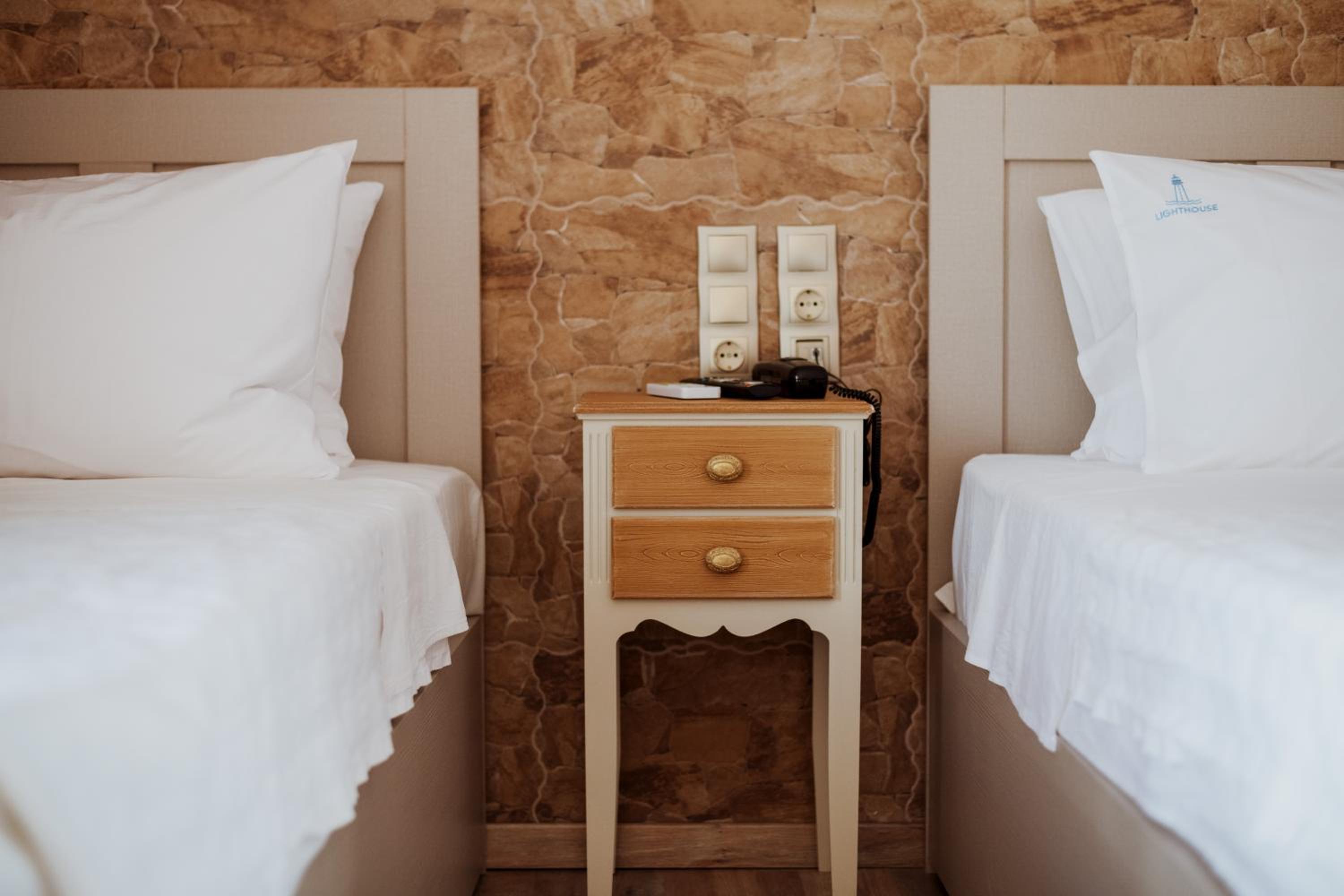 Superior Double or Twin Room - Photo 10