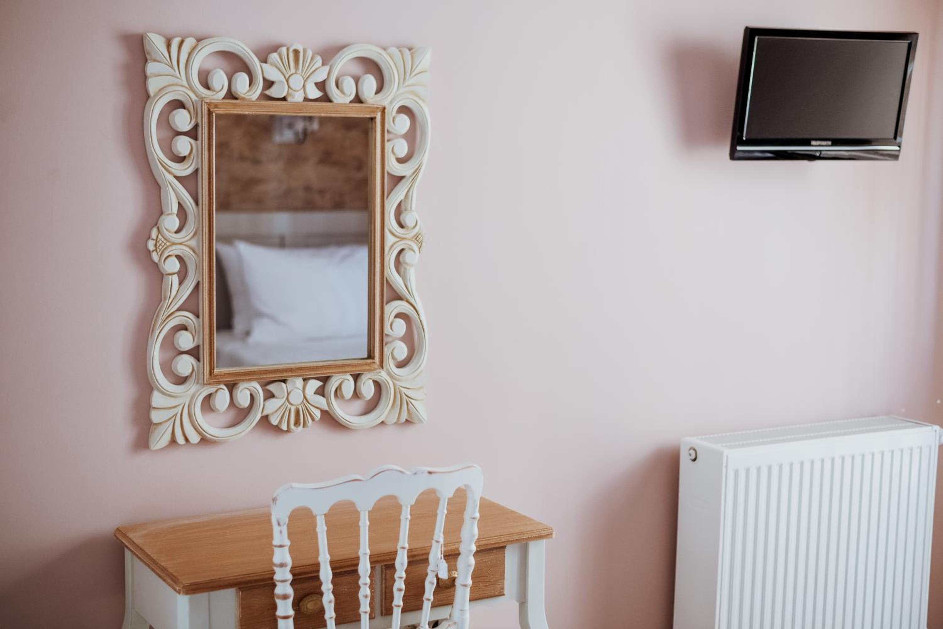 Superior Double or Twin Room - Photo 14