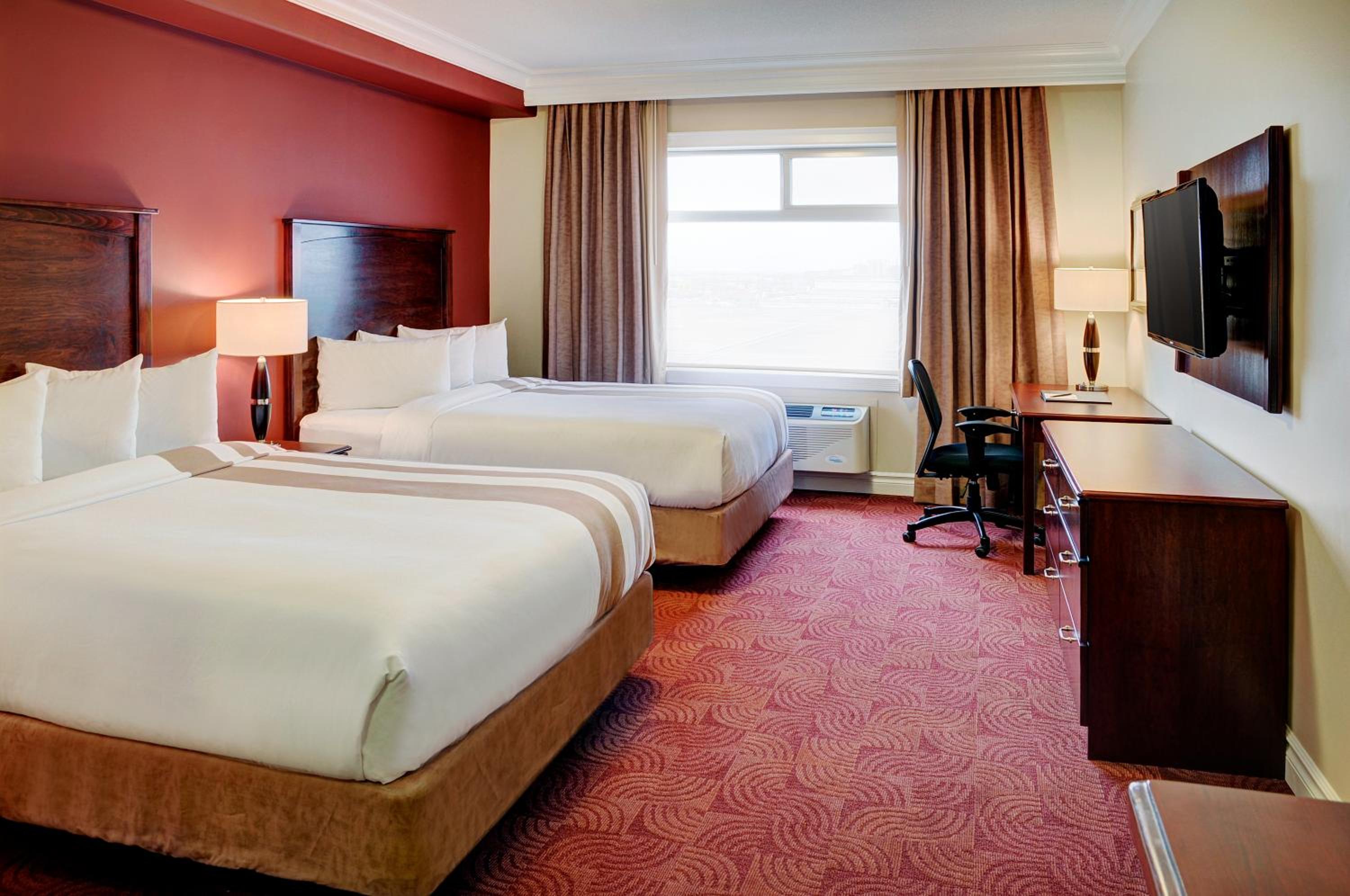 Queen Room with Two Queen Beds photo 1
