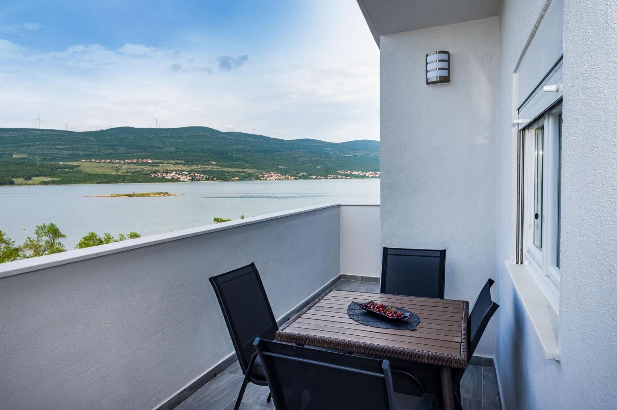 Apartment with Sea View photo 2