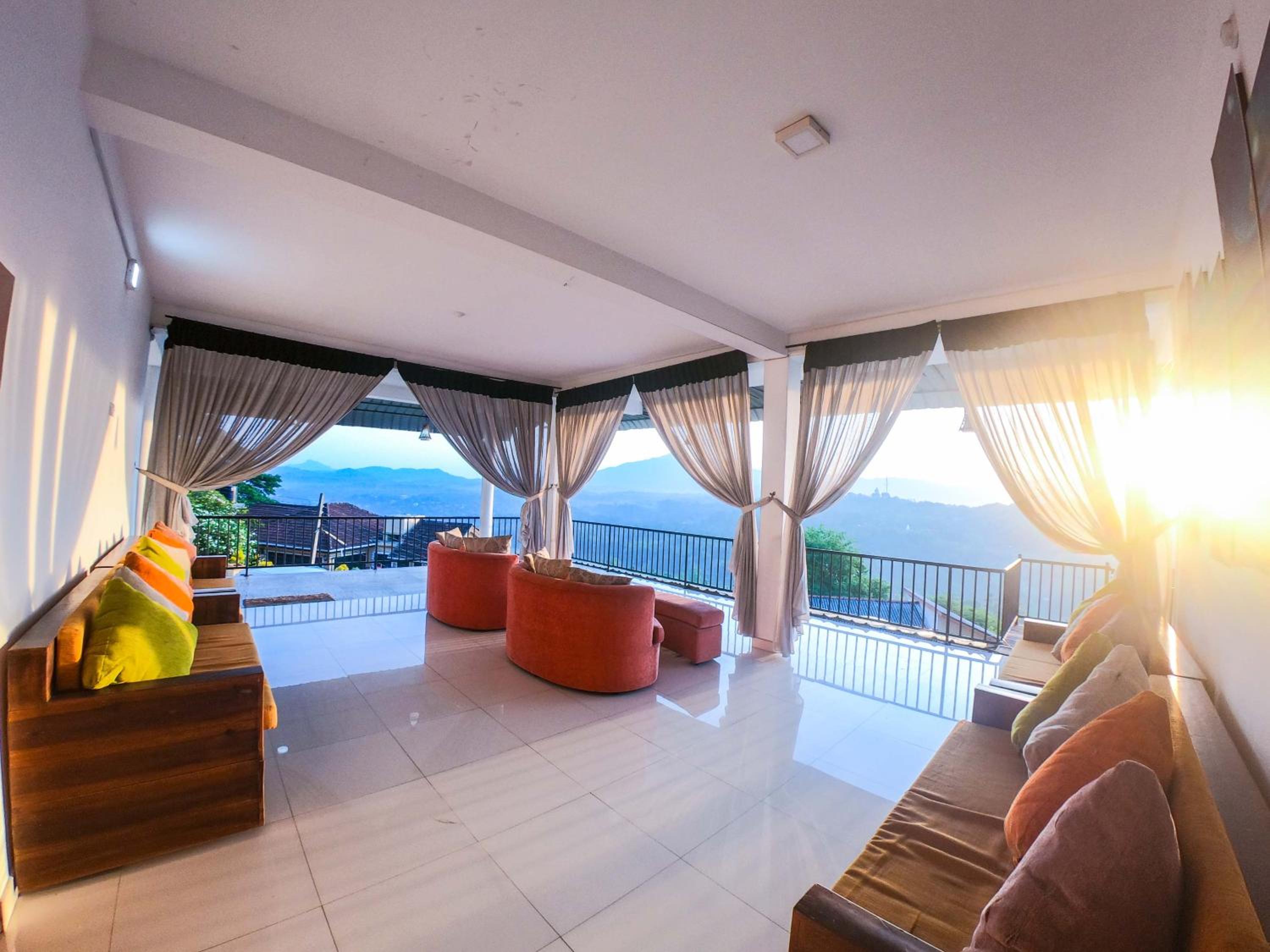 Deluxe Room with Mountain View photo 3