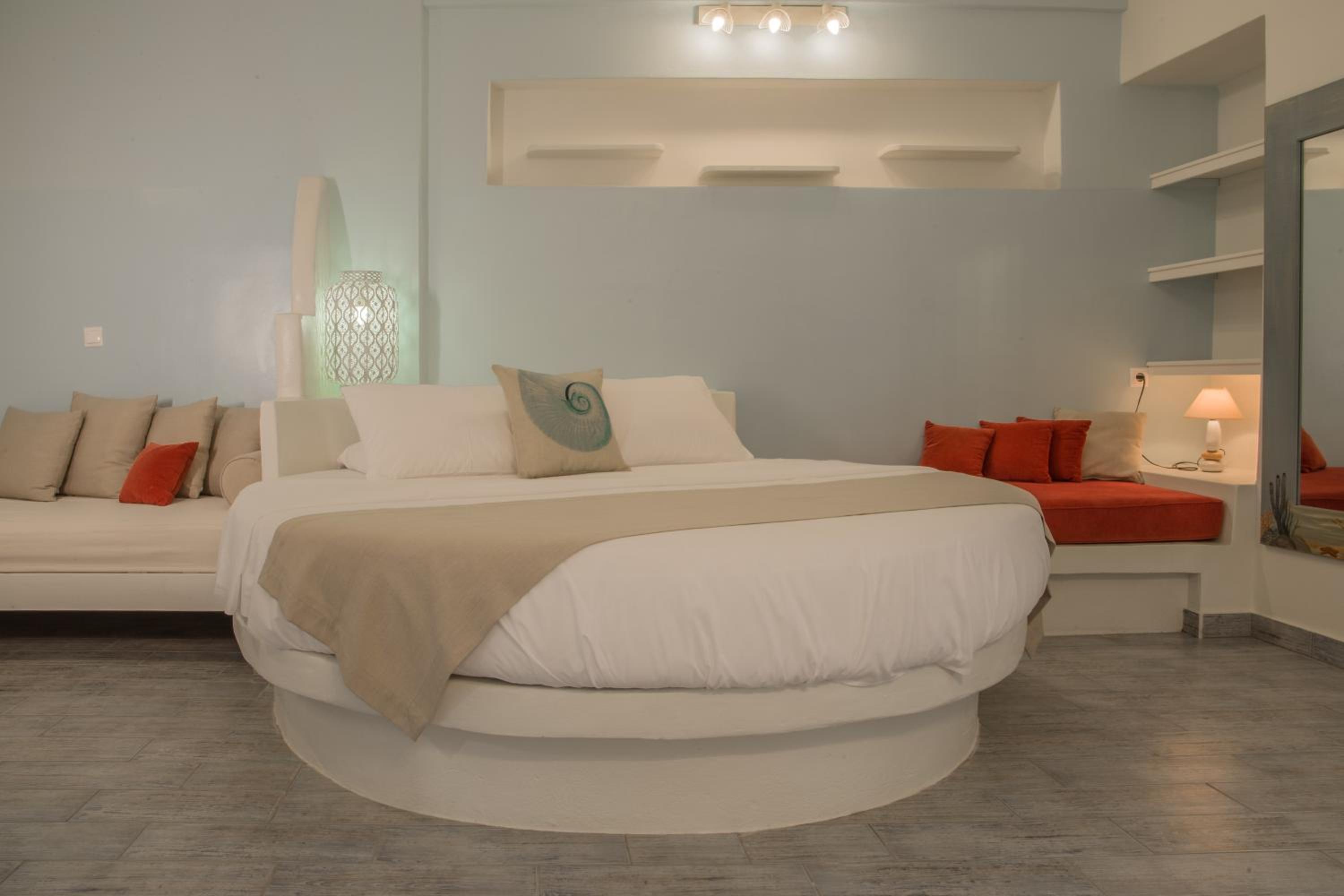 Honeymoon Suite with Sea View photo 1