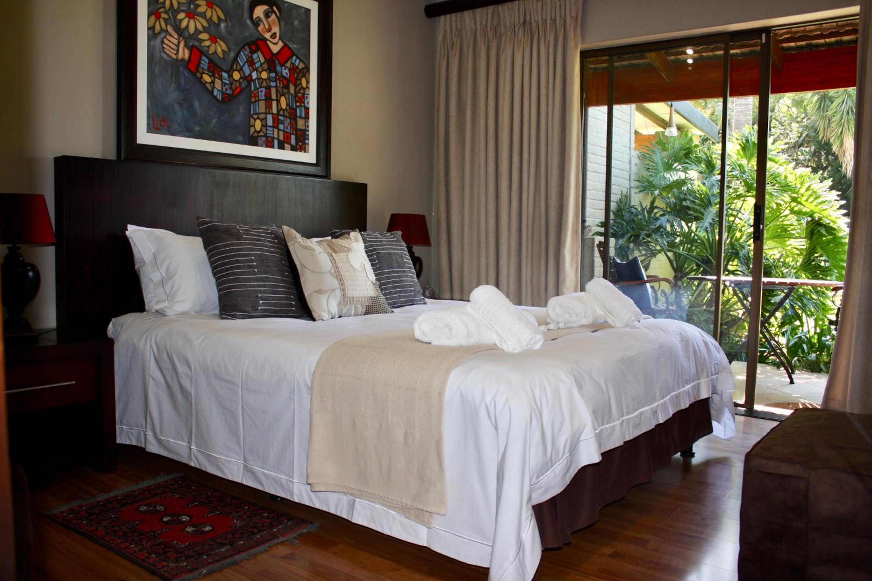 Standard Queen Room photo 1