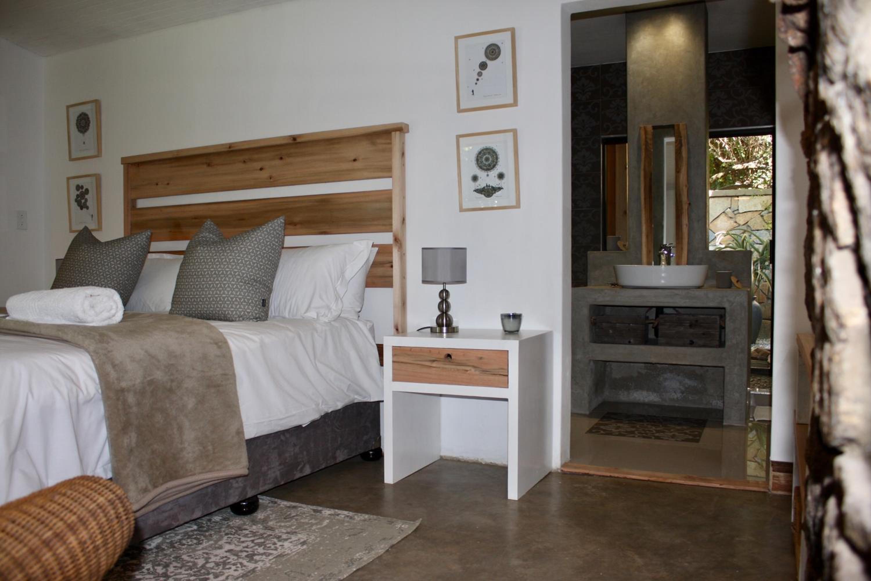 Superior King Room - Photo 5