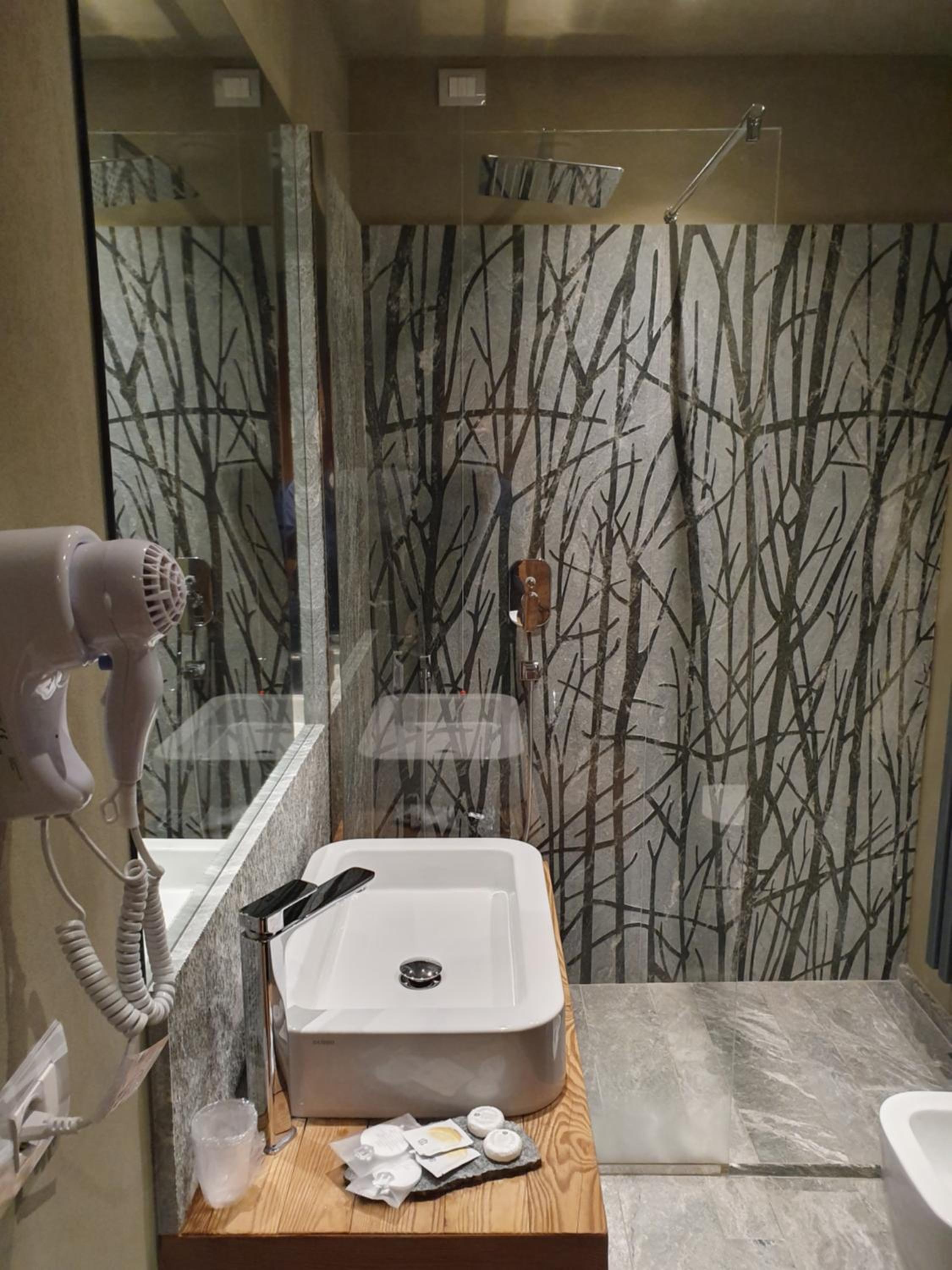 Standard Double Room - Photo 15