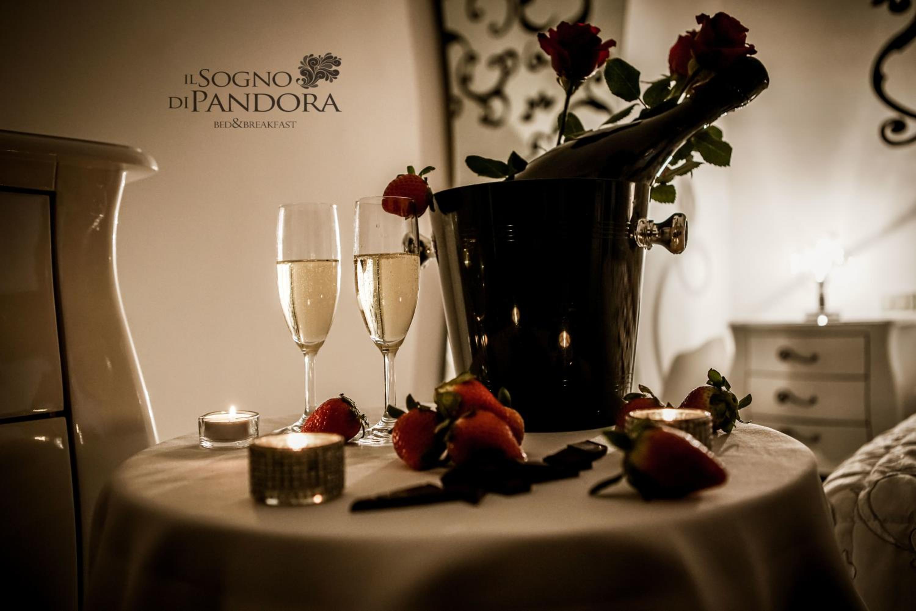 Suite with Spa Bath - Photo 5