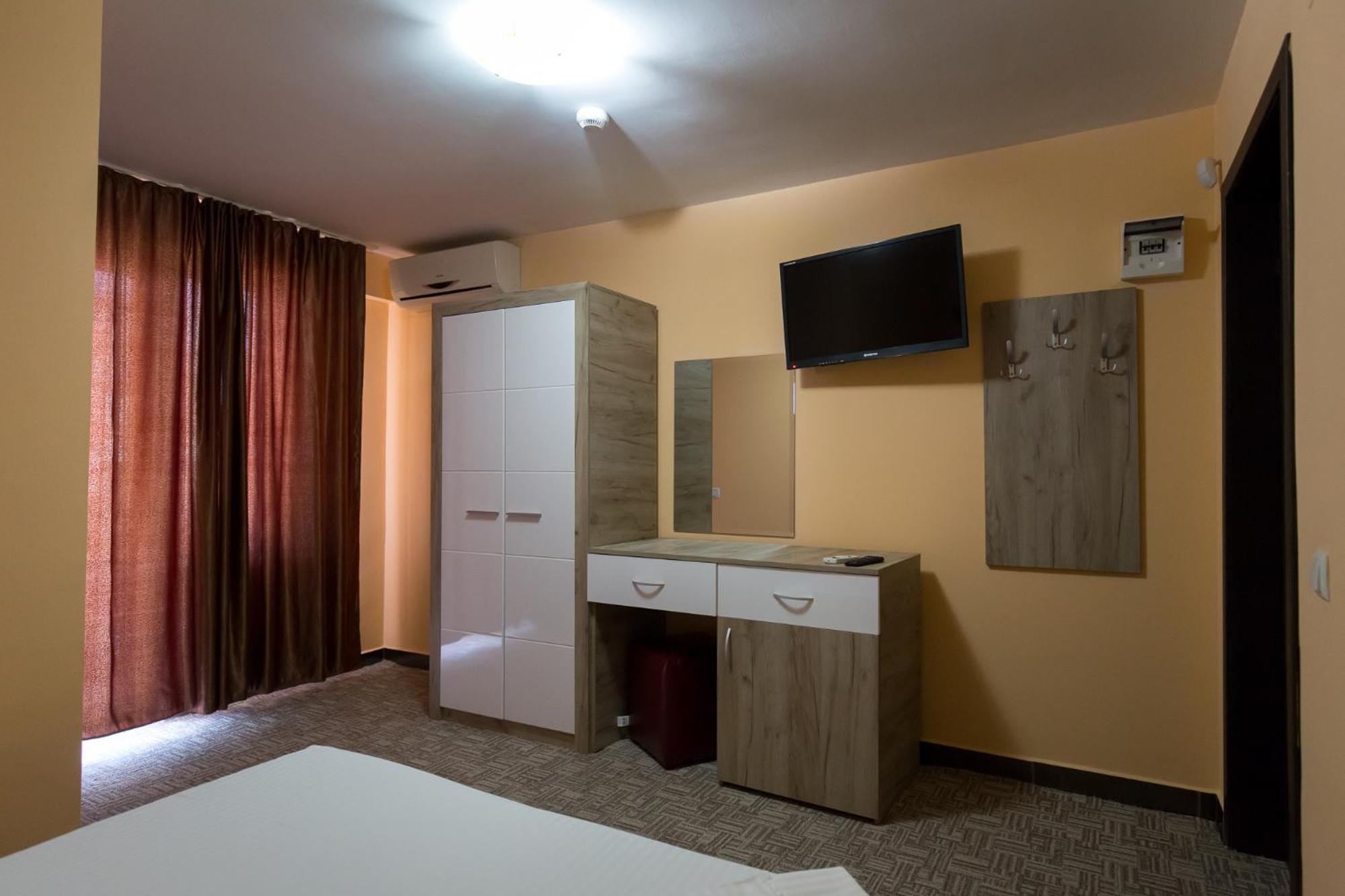Double Room with Balcony photo 3