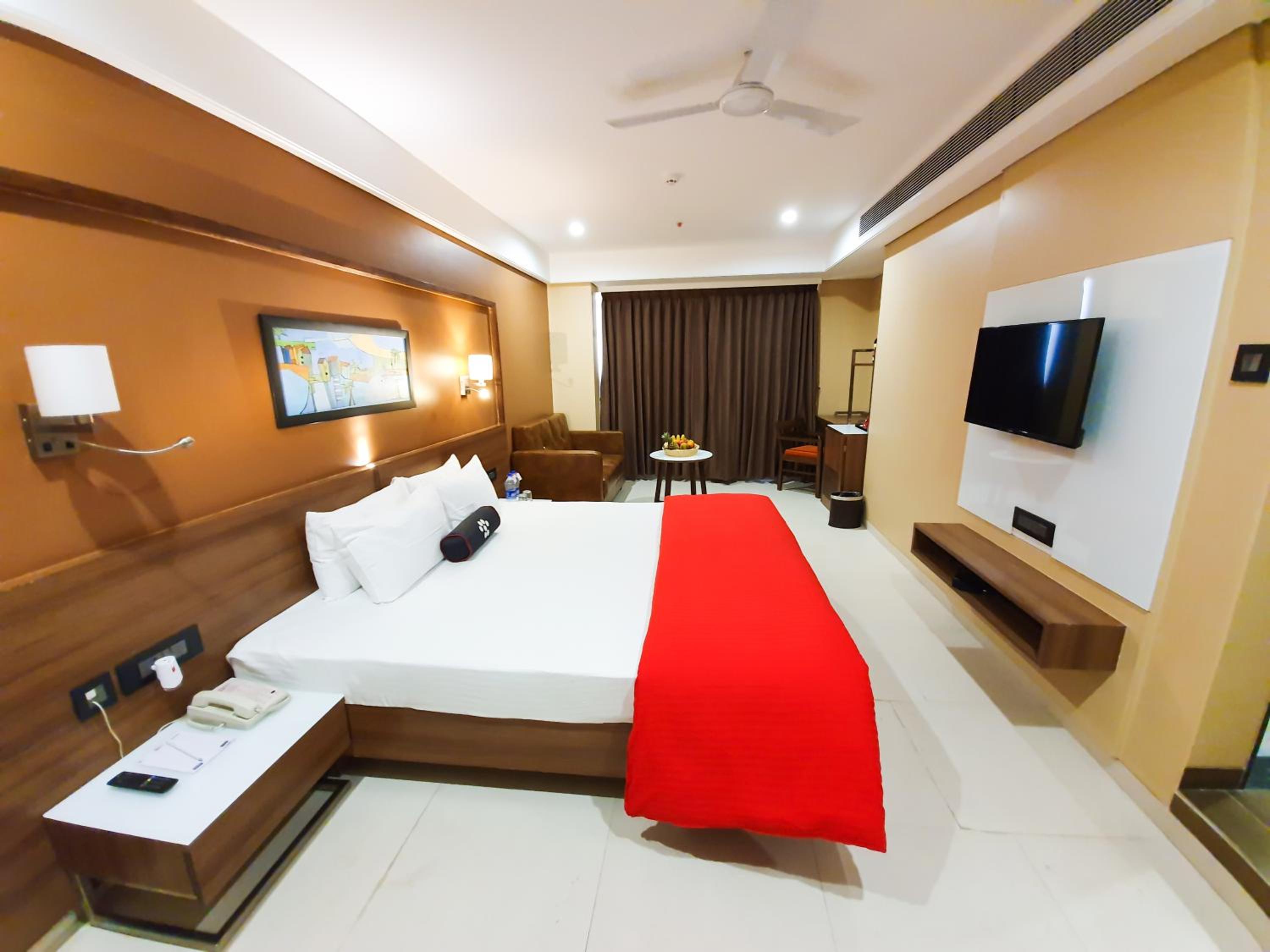 Executive Room - Photo 7