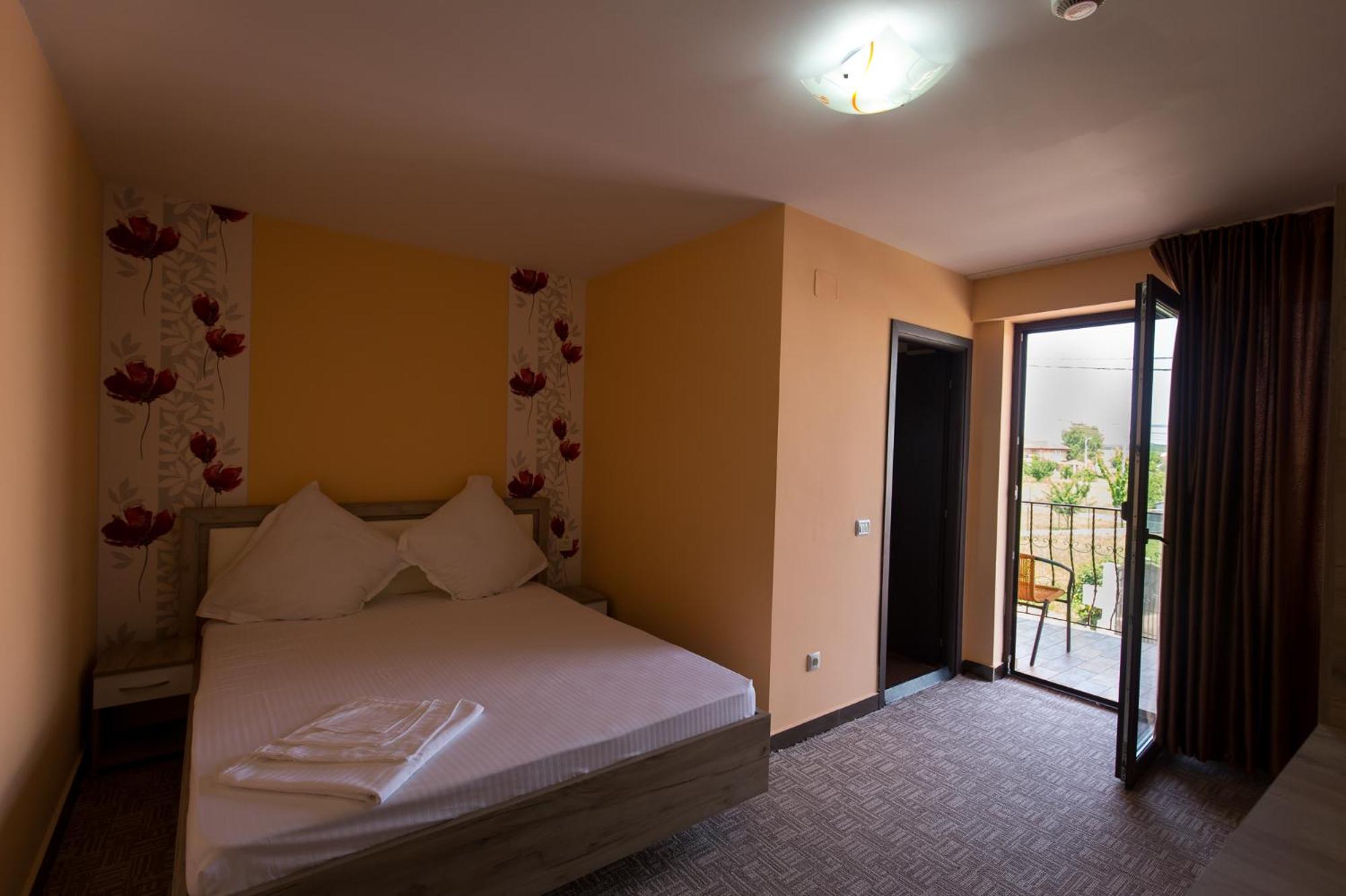 Double Room with Balcony photo 1