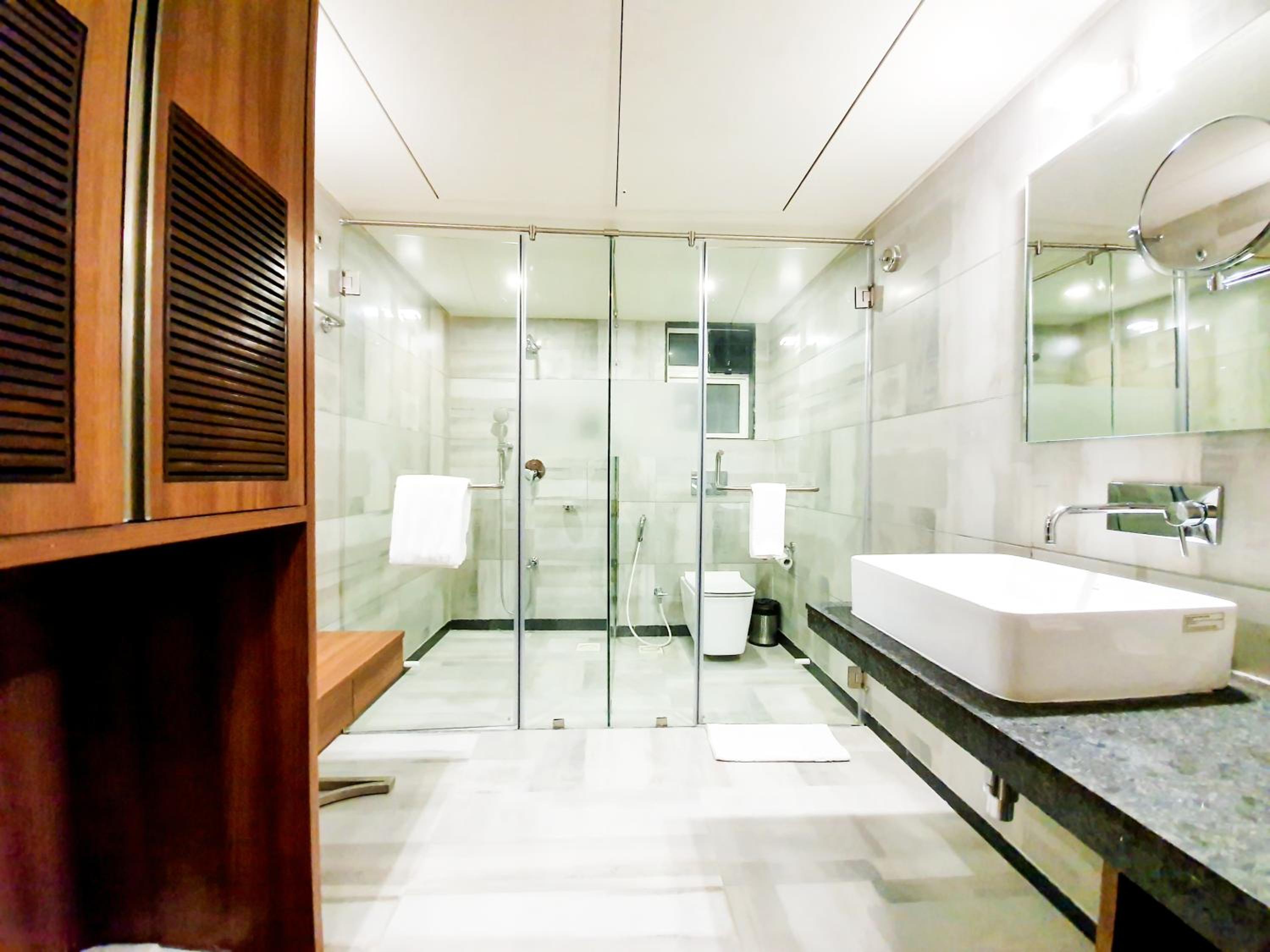 Suite Room - Photo 2