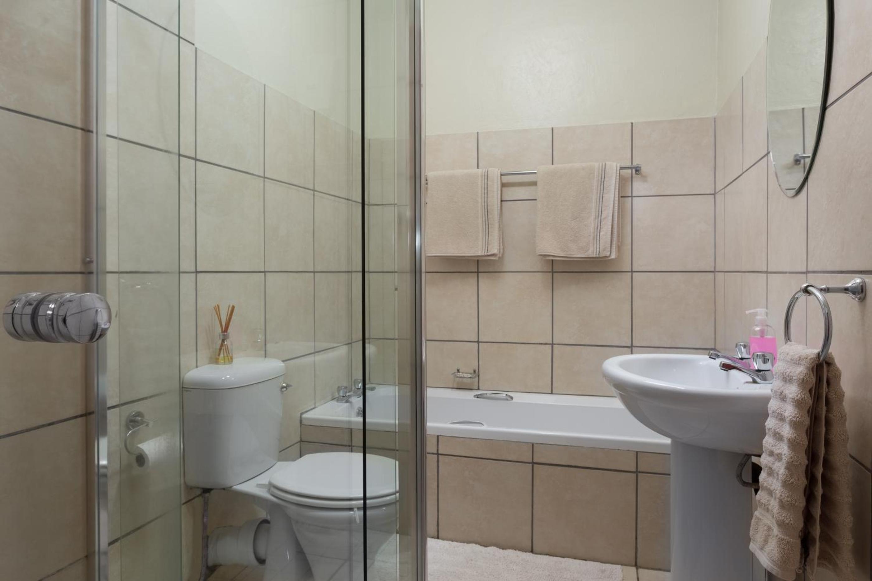 Double Room - Photo 4