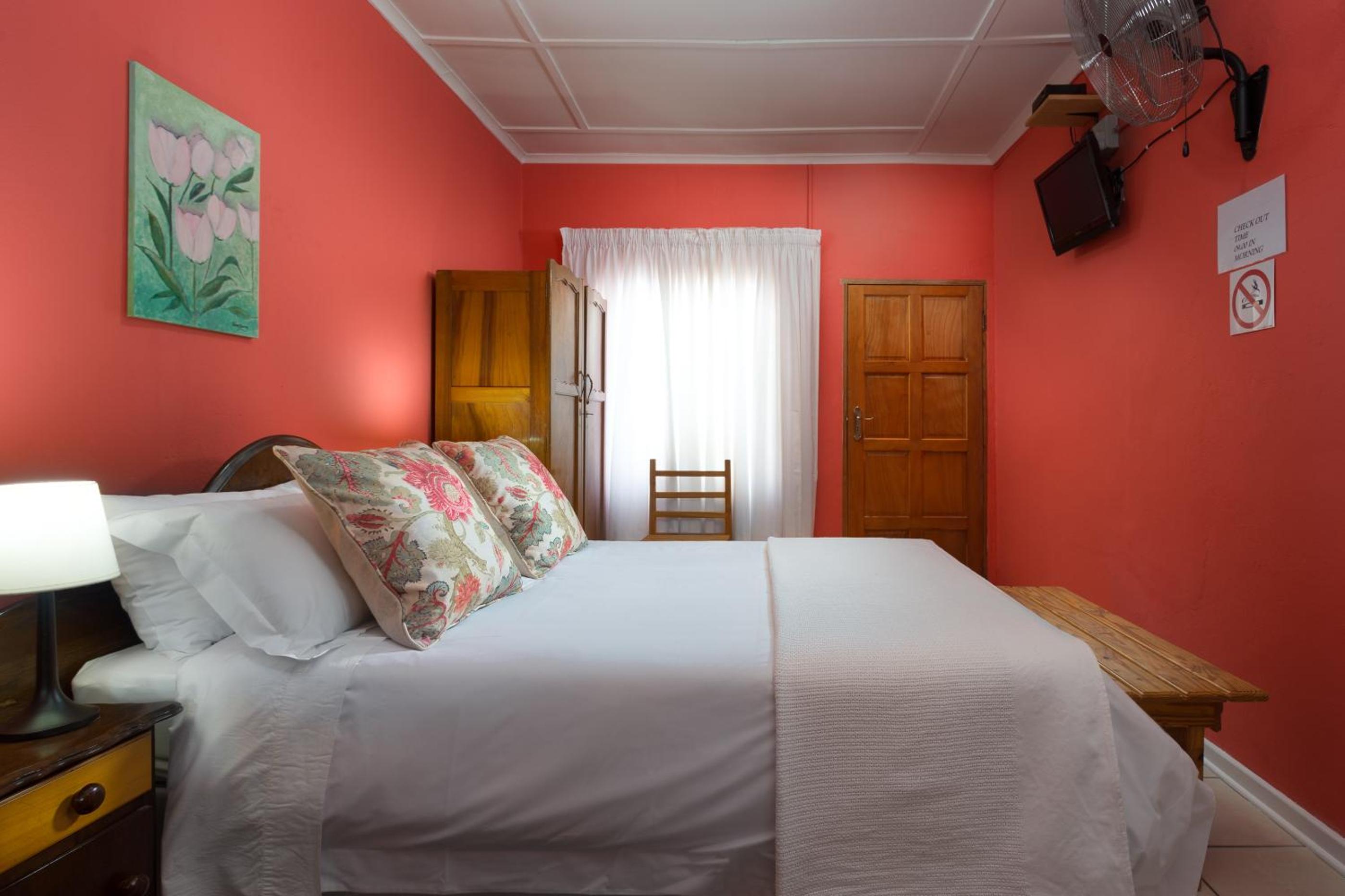 Double Room - Photo 3