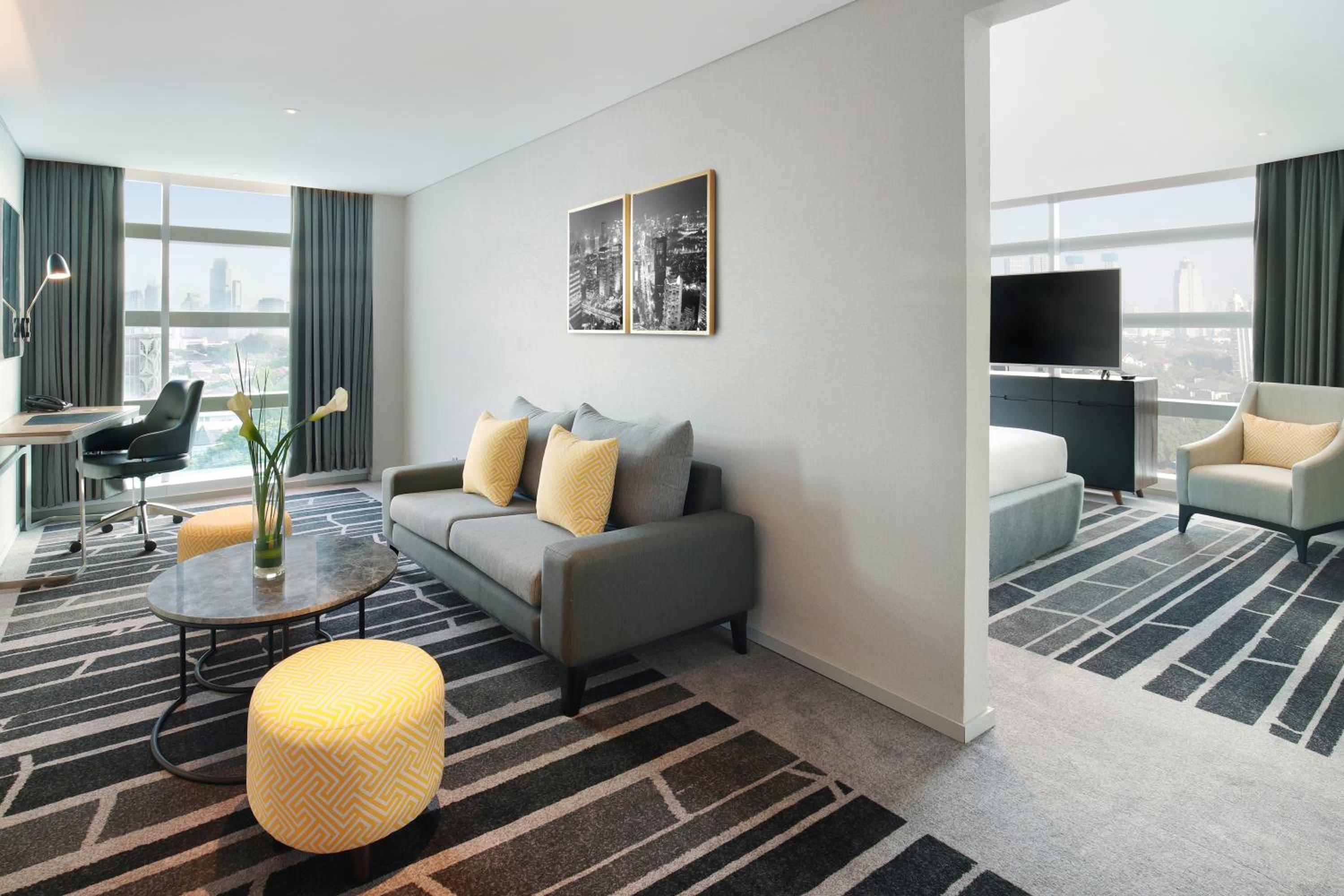 Executive King Suite - Photo 3