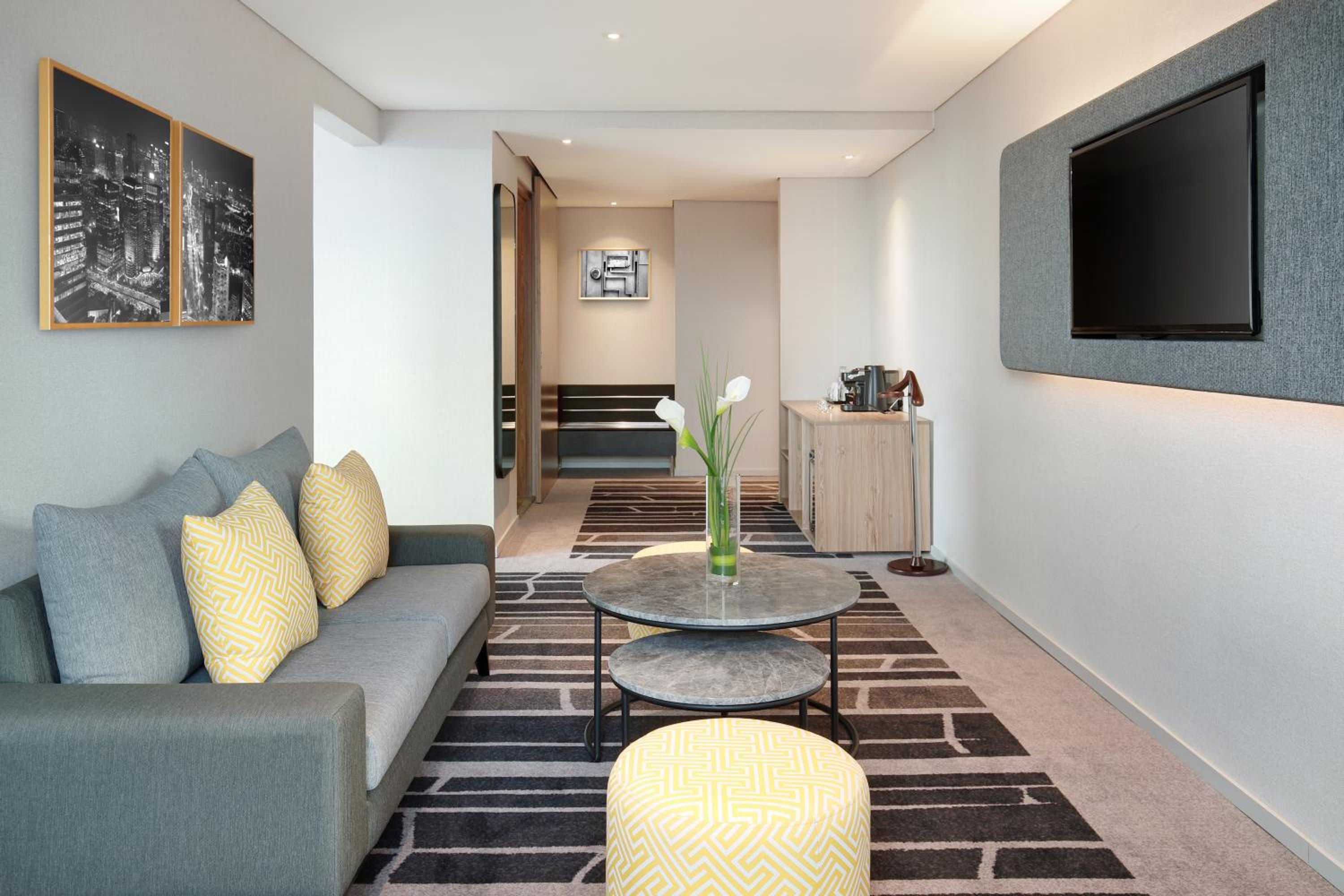 Executive King Suite - Photo 2