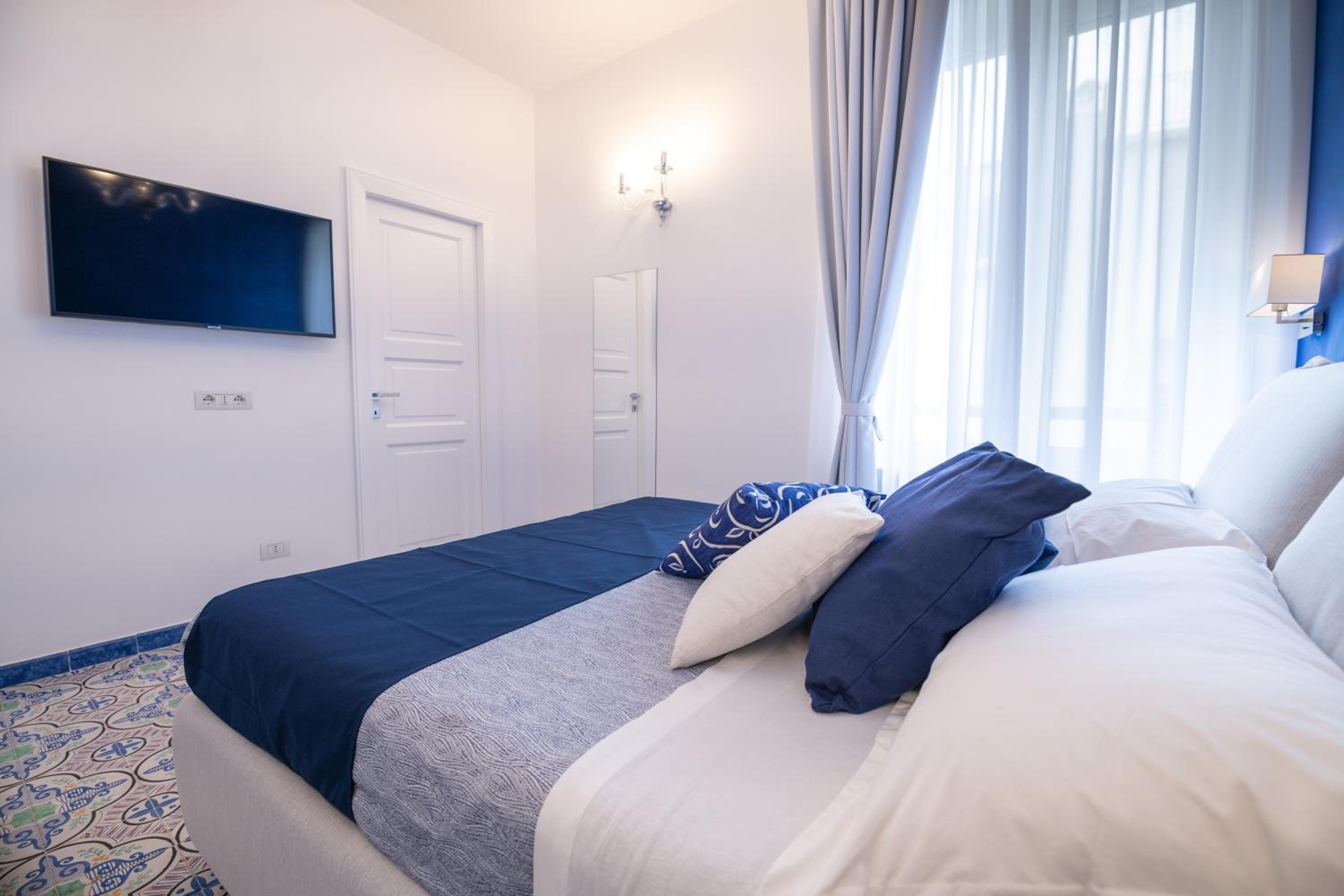 Deluxe Double Room - Photo 2