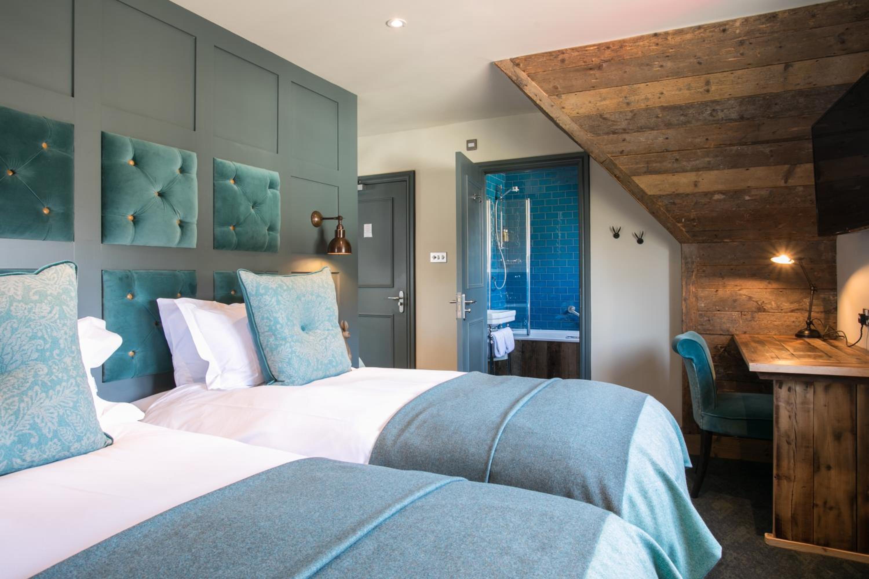 Superior Twin Room photo 2