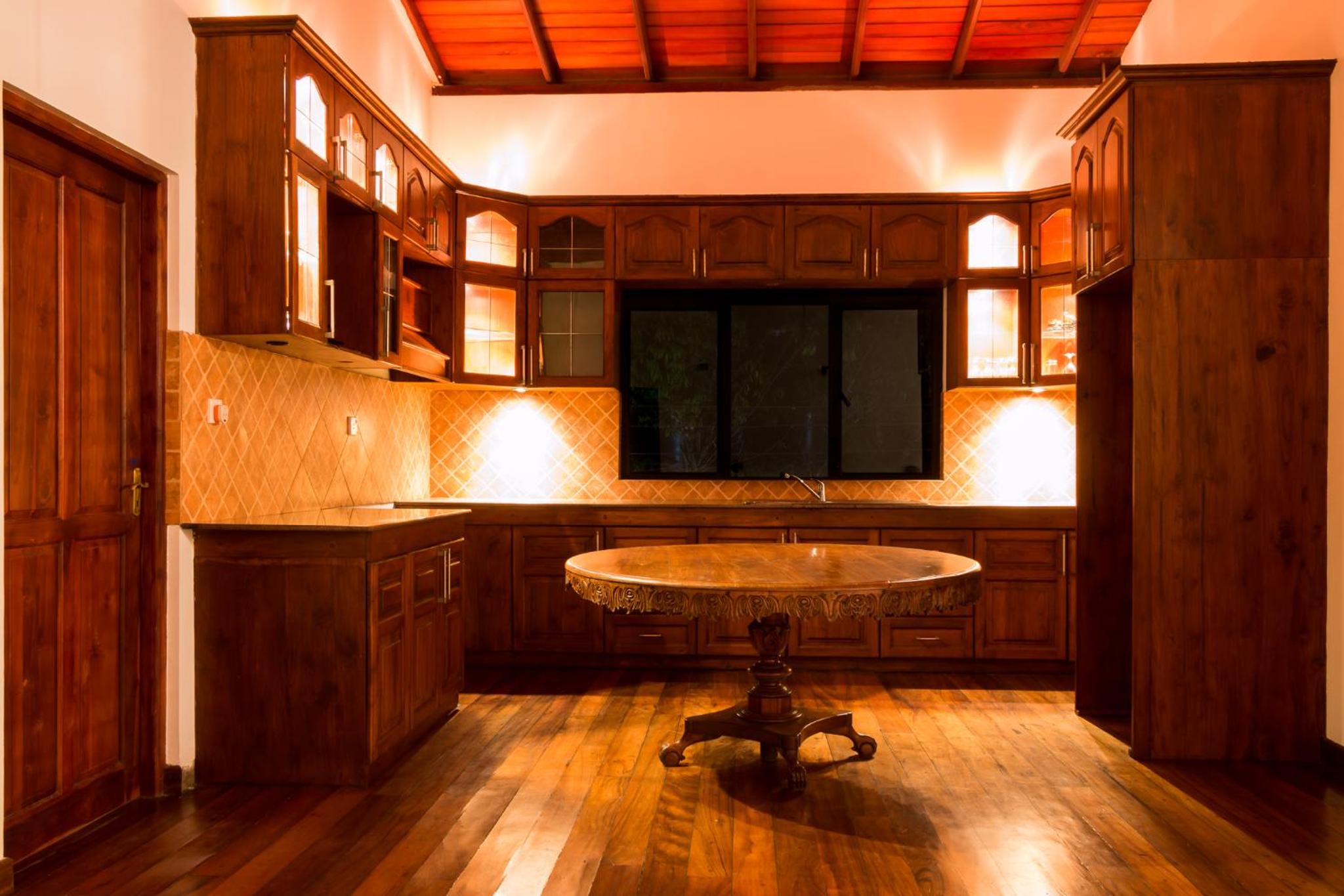 Deluxe King Suite photo 2