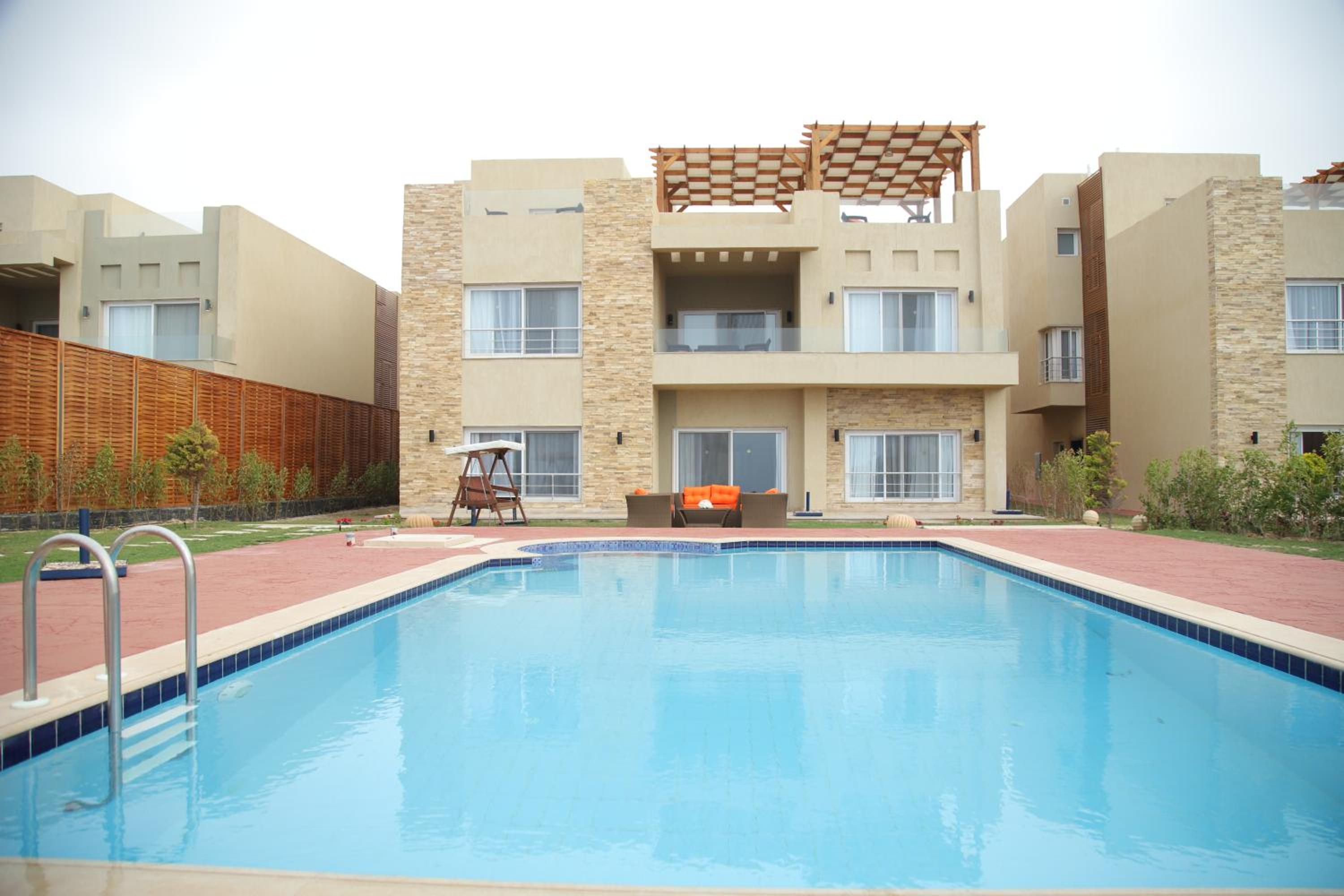 Villa with Private Pool - Photo 16