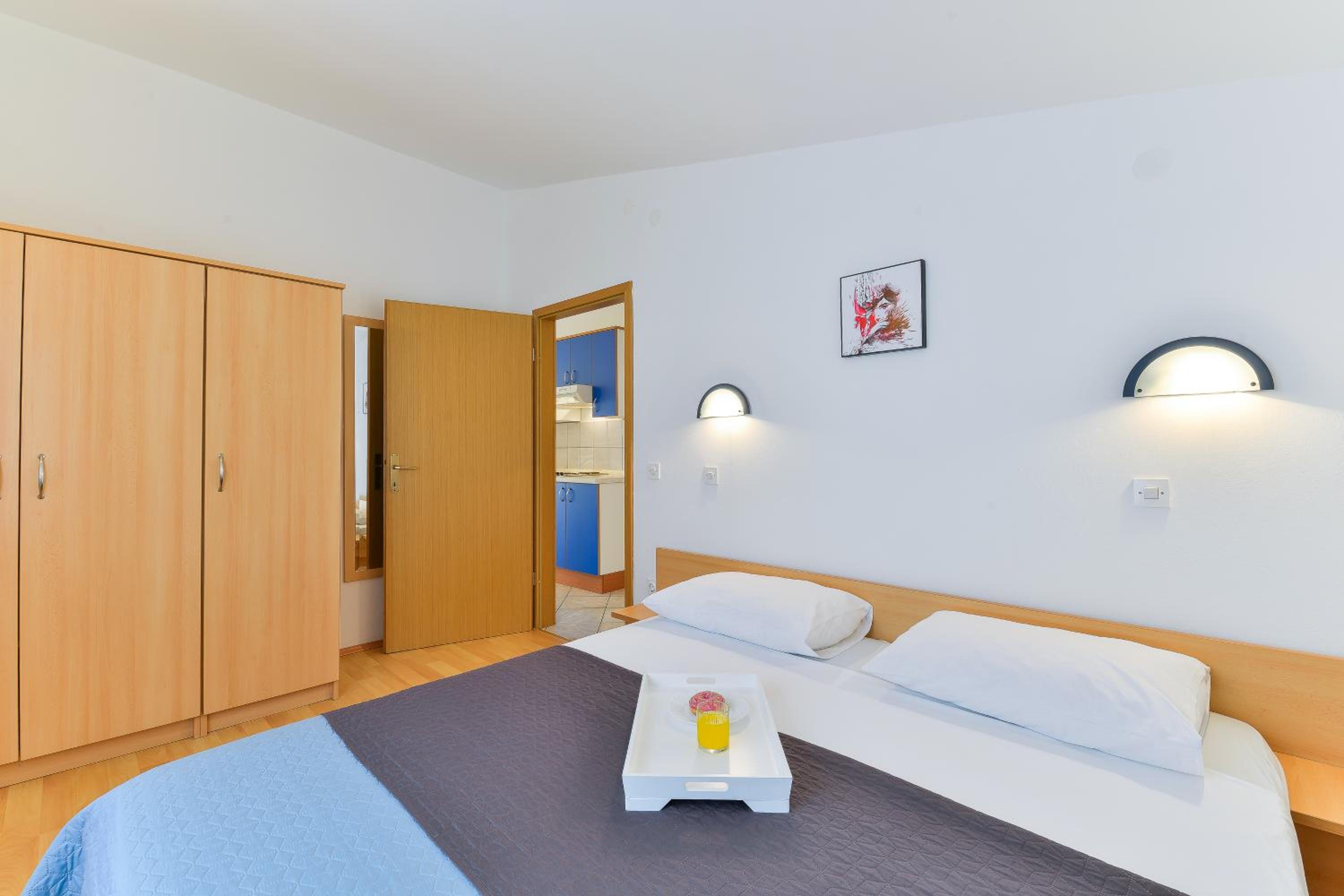 One Bedroom Apartment with Sea View photo 3