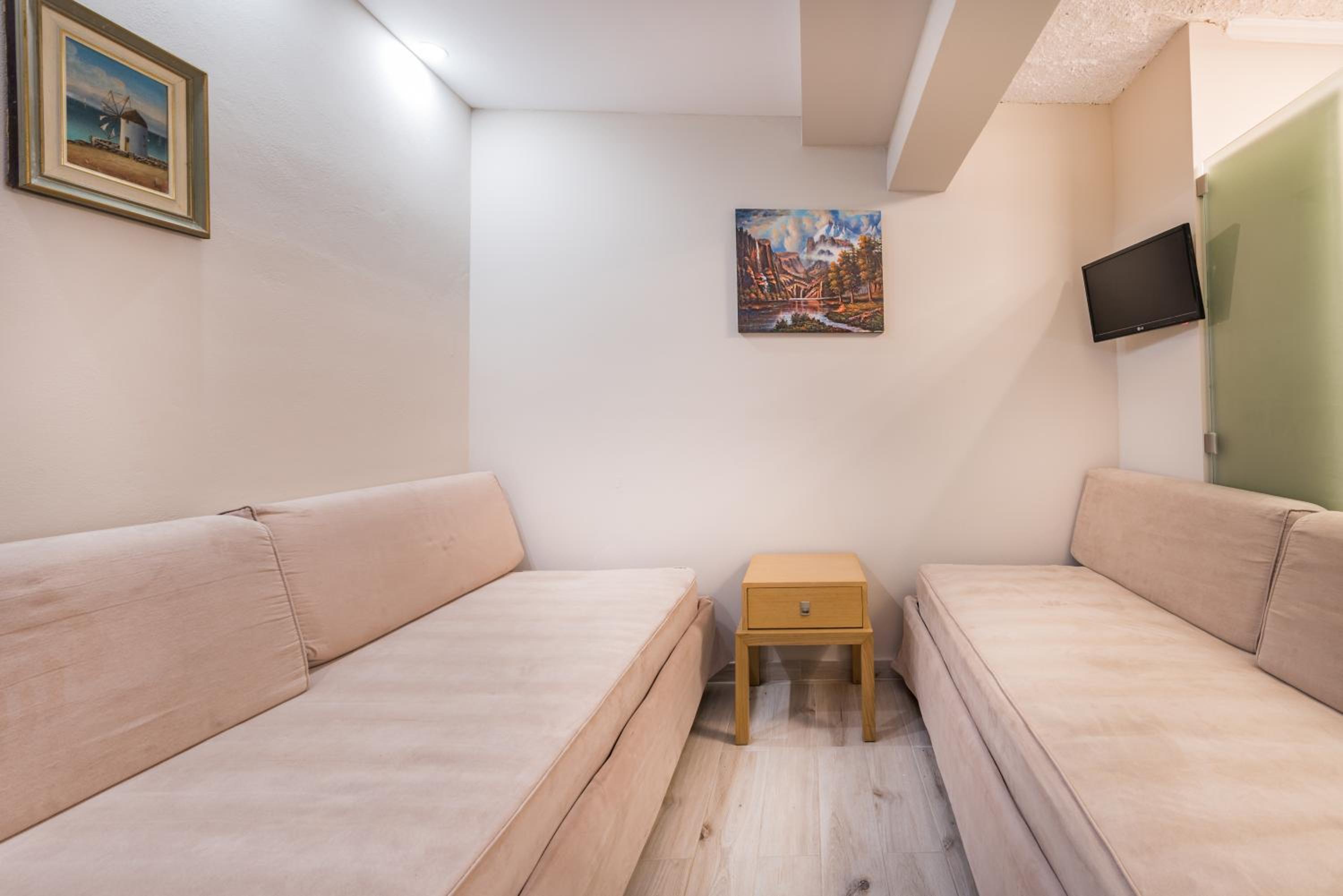 Family Junior Suite - Photo 13