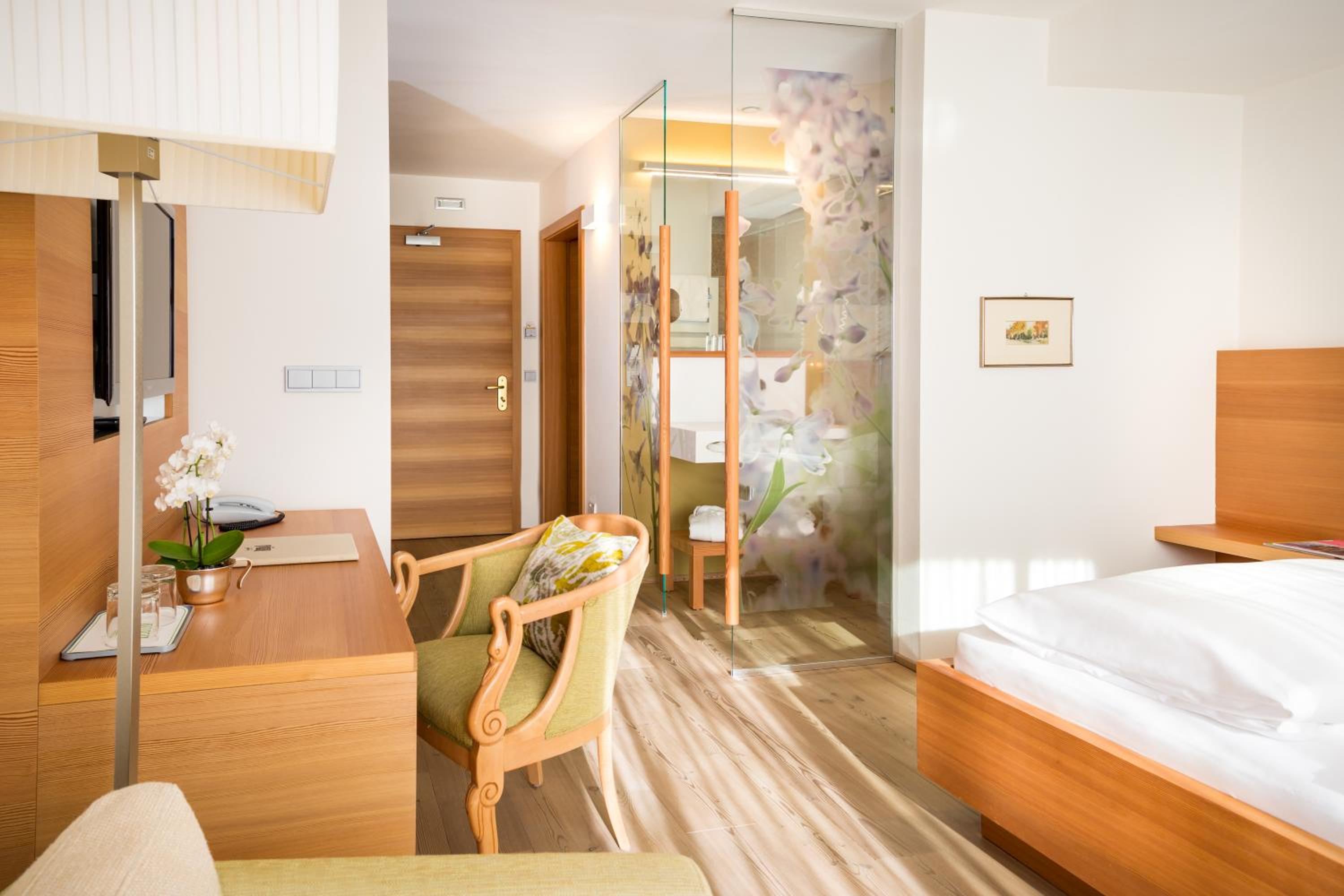 Deluxe Double or Twin Room with Balcony