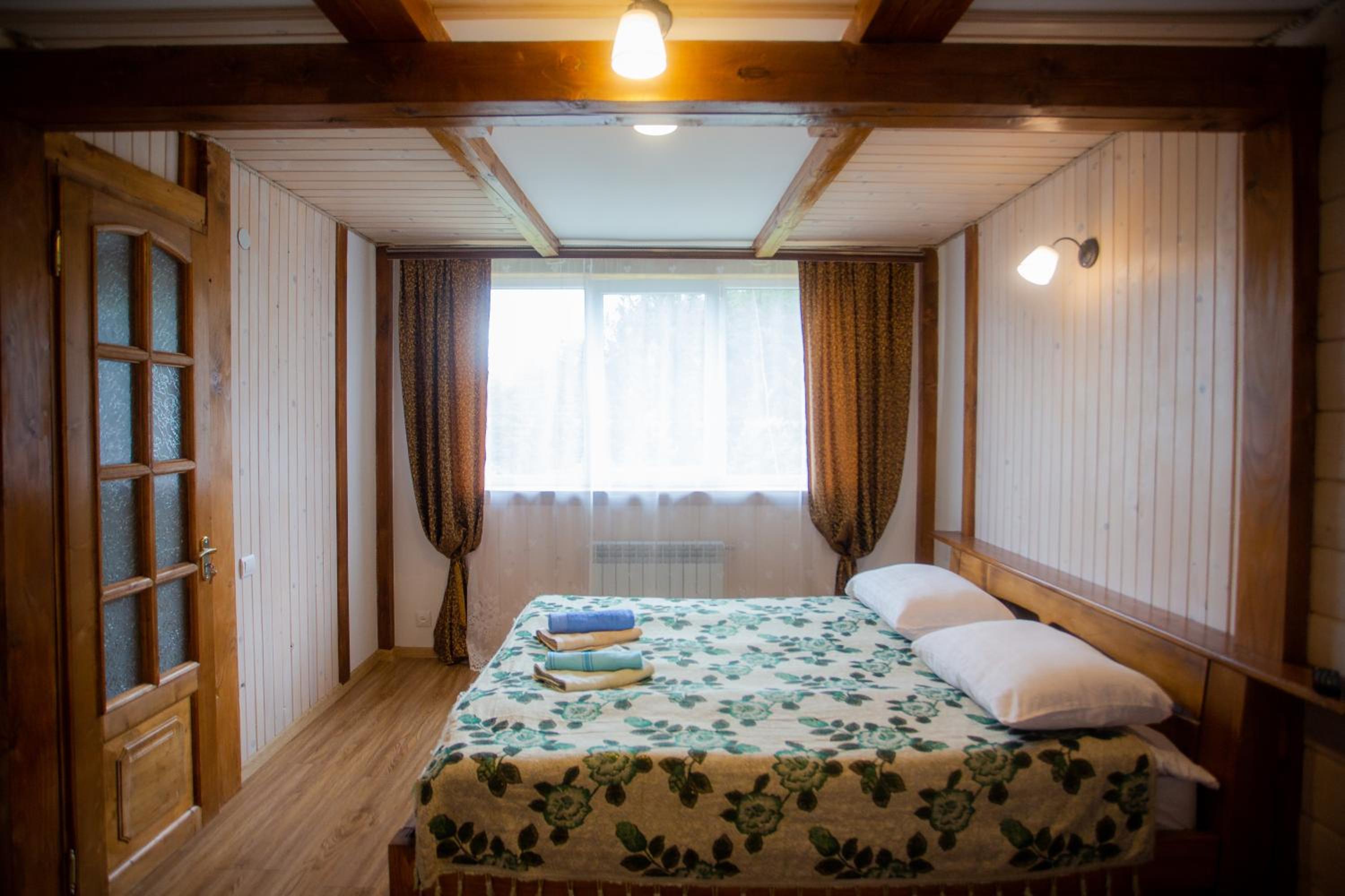 Double Room with Shared Bathroom photo 1