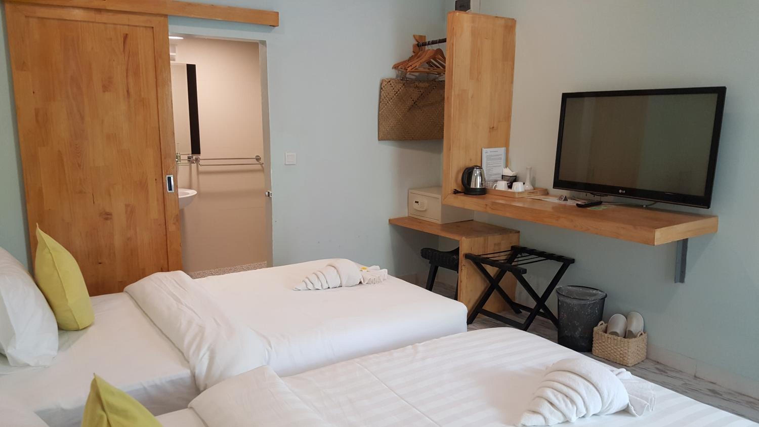 Deluxe Twin Room