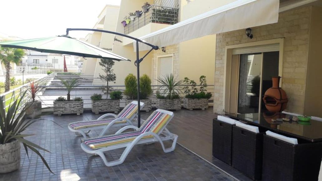 Apartment with Terrace photo 2
