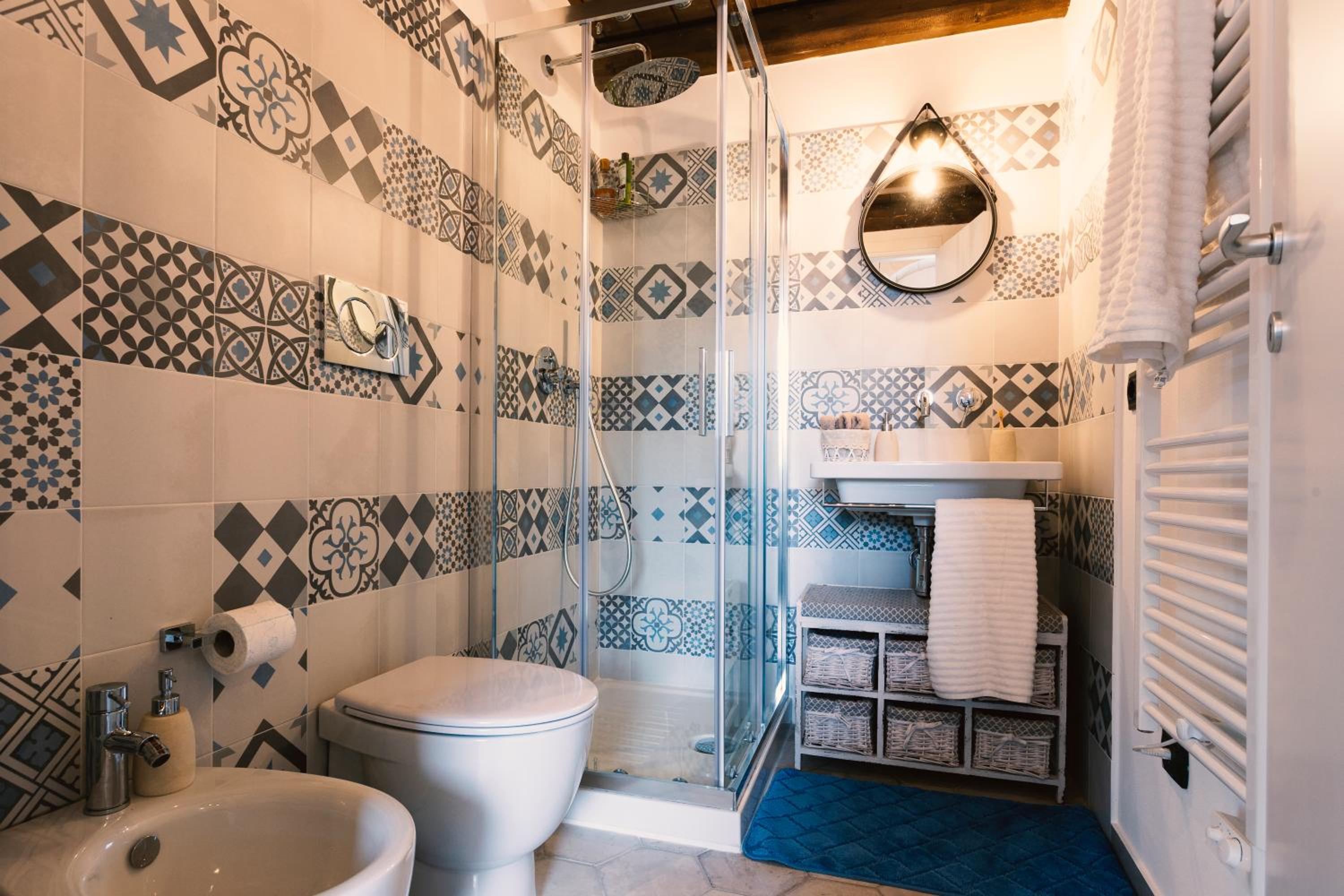 Quadruple Room with Private Bathroom - Photo 14