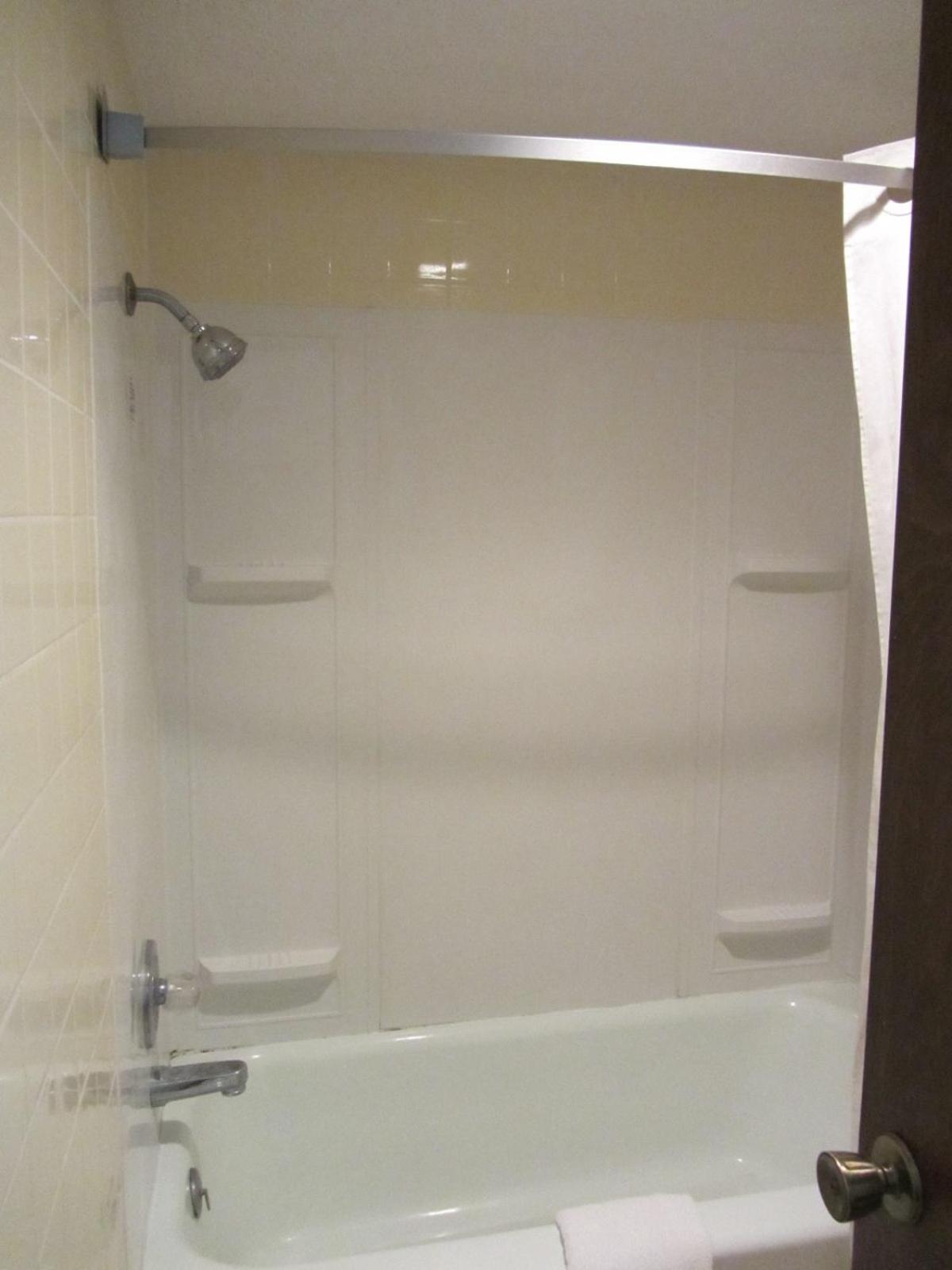 Double Room with Two Double Beds - Smoking - Photo 3